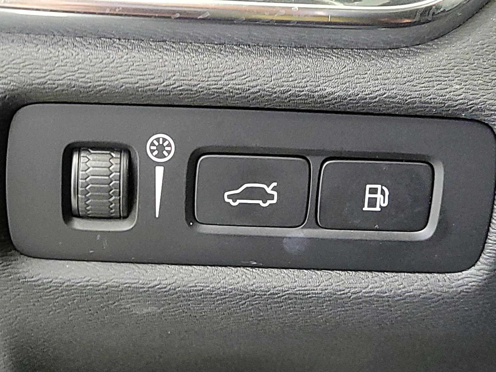 Thumbnail: 2022 Volvo S60 - 13