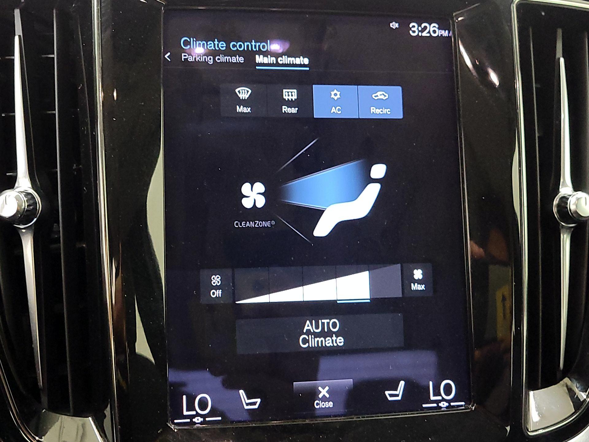 Thumbnail: 2022 Volvo S60 - 16