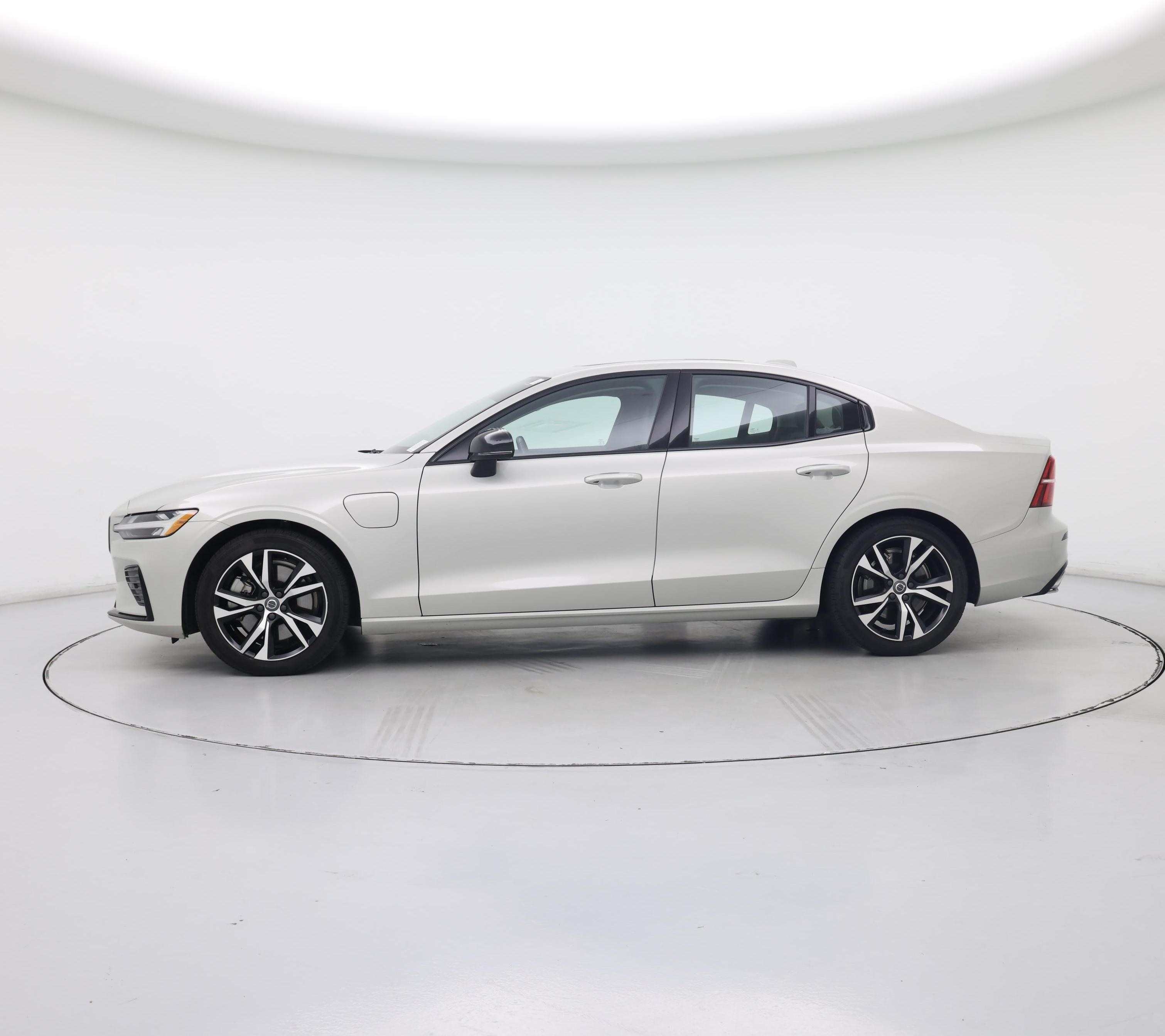 Thumbnail: 2022 Volvo S60 - 3