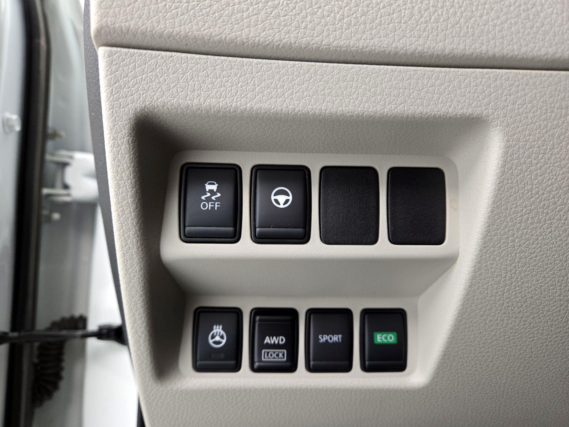 Thumbnail: 2022 Nissan Rogue Sport - 13