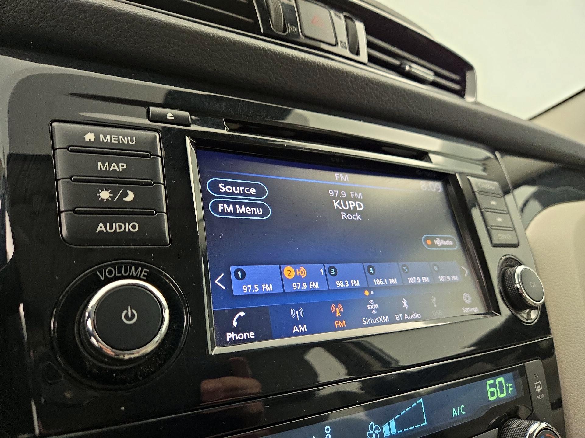 Thumbnail: 2022 Nissan Rogue Sport - 16