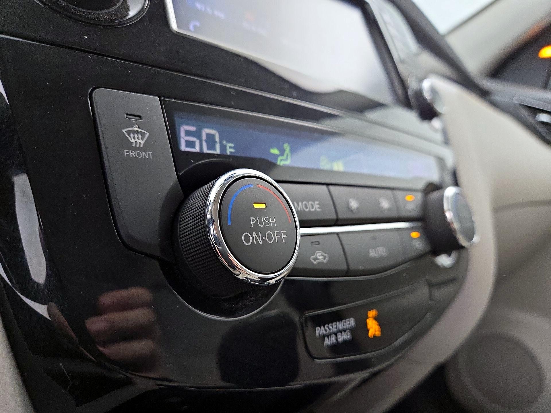 Thumbnail: 2022 Nissan Rogue Sport - 17