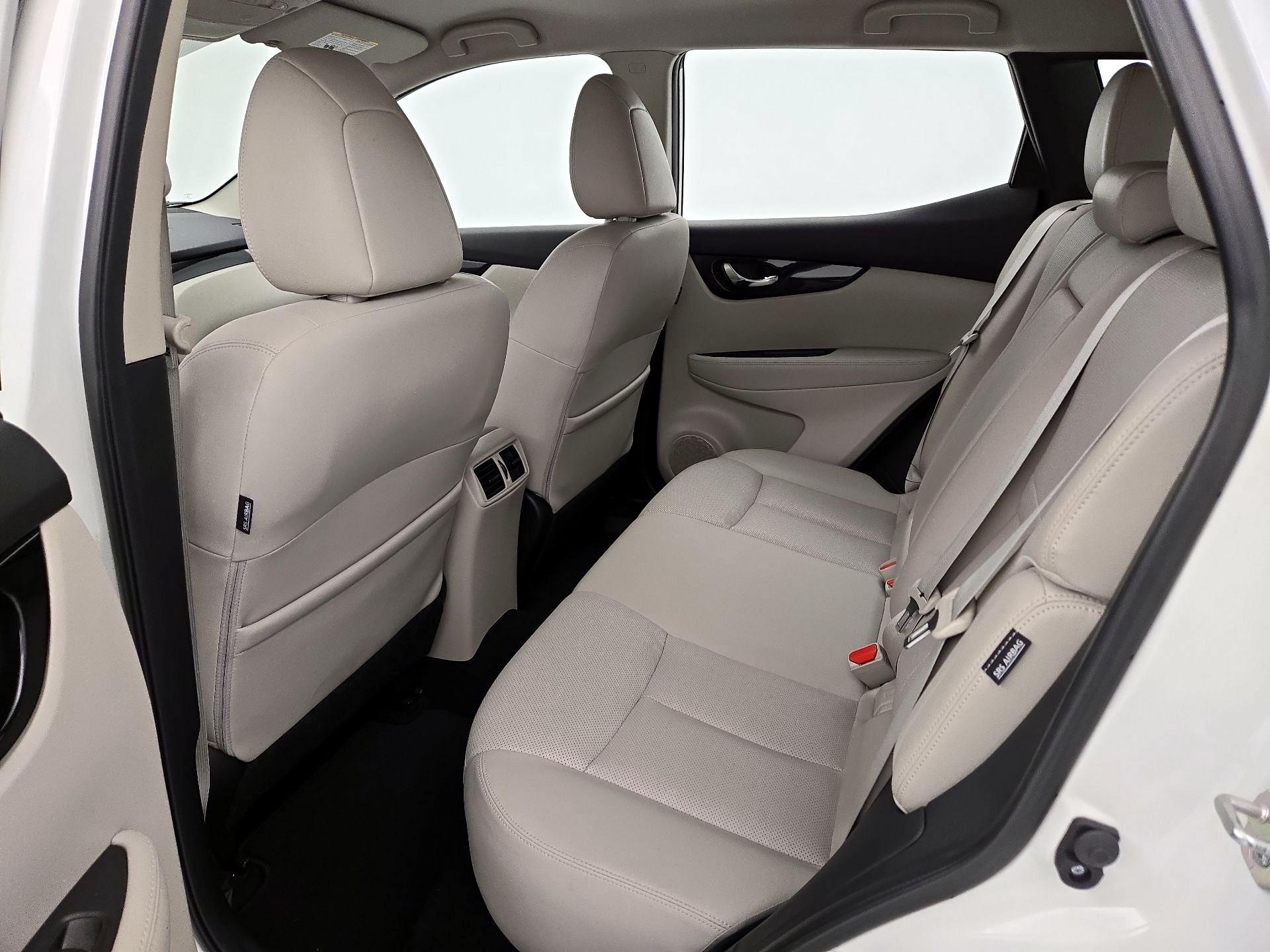 Thumbnail: 2022 Nissan Rogue Sport - 20