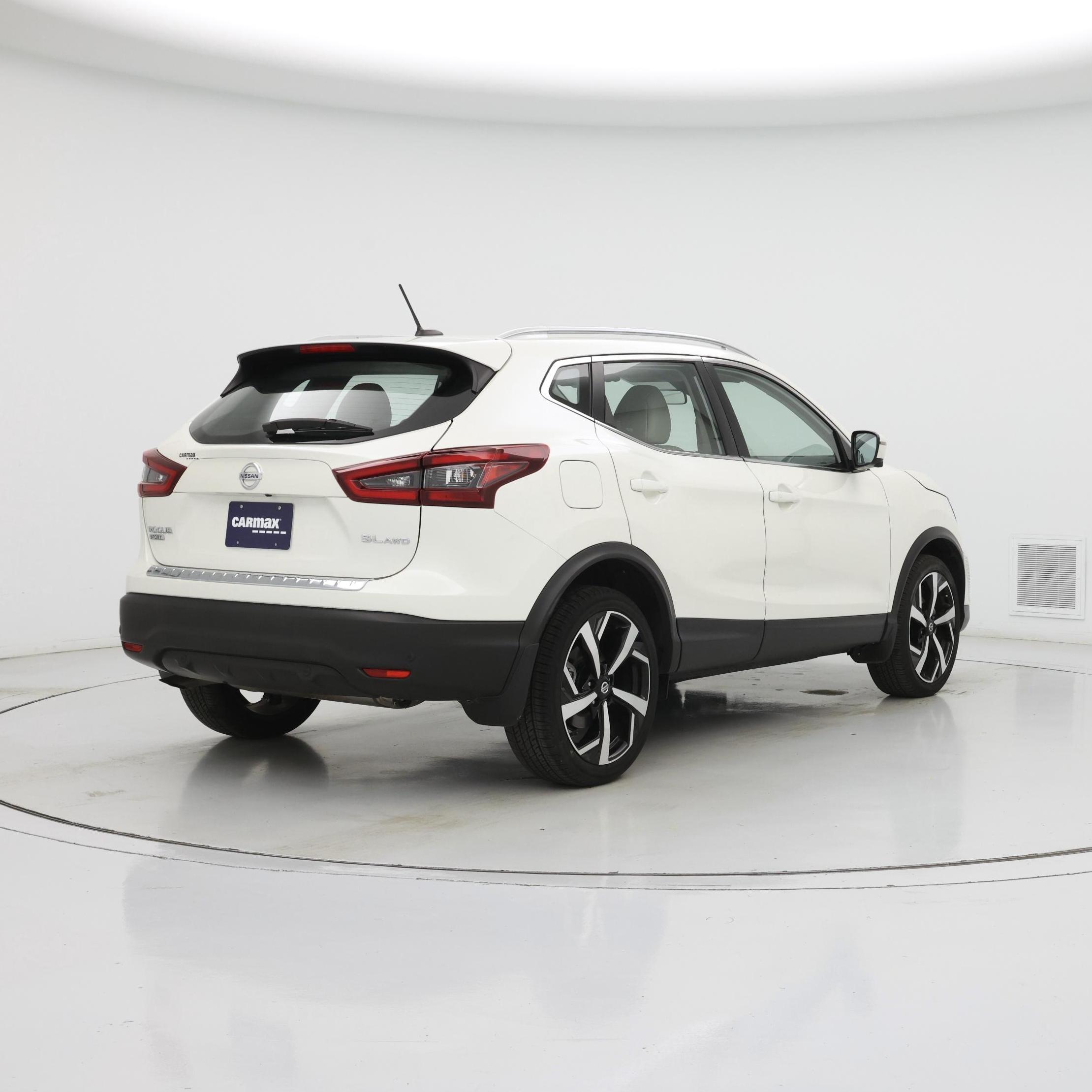 Thumbnail: 2022 Nissan Rogue Sport - 8