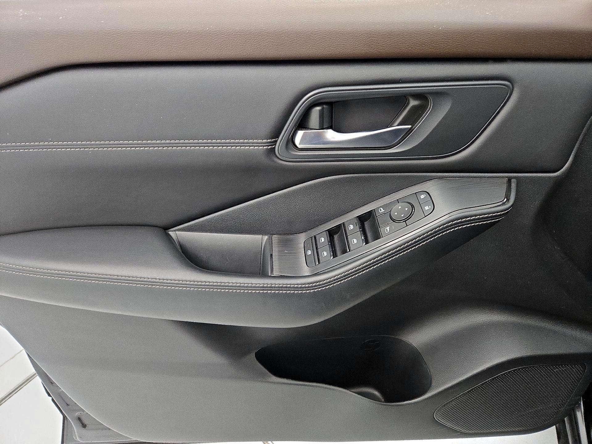 Thumbnail: 2023 Nissan Rogue - 12