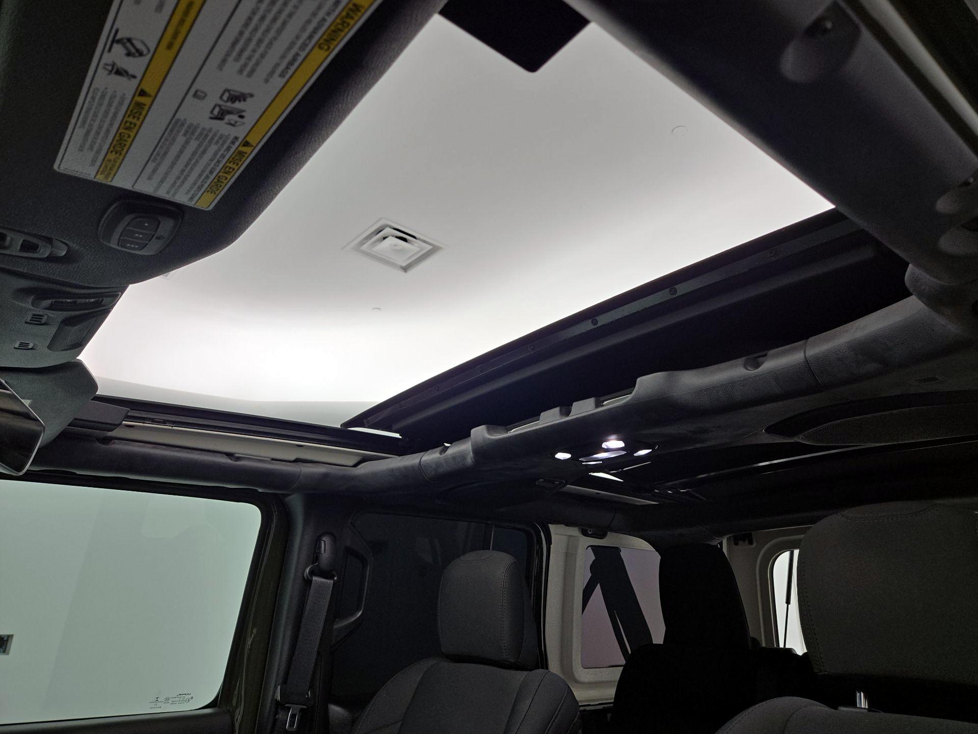 Thumbnail: 2021 Jeep Wrangler - 20