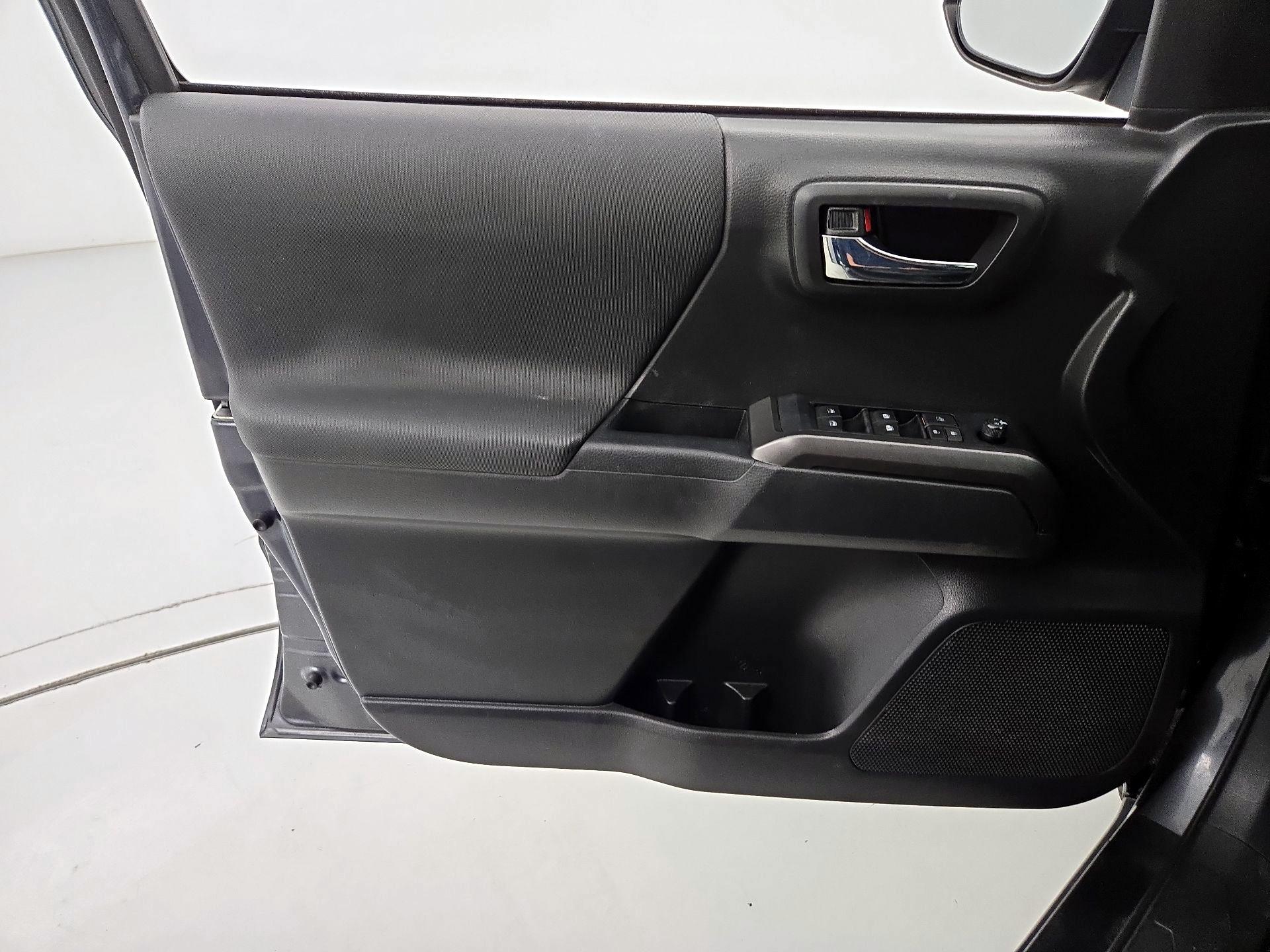 Thumbnail: 2022 Toyota Tacoma - 12