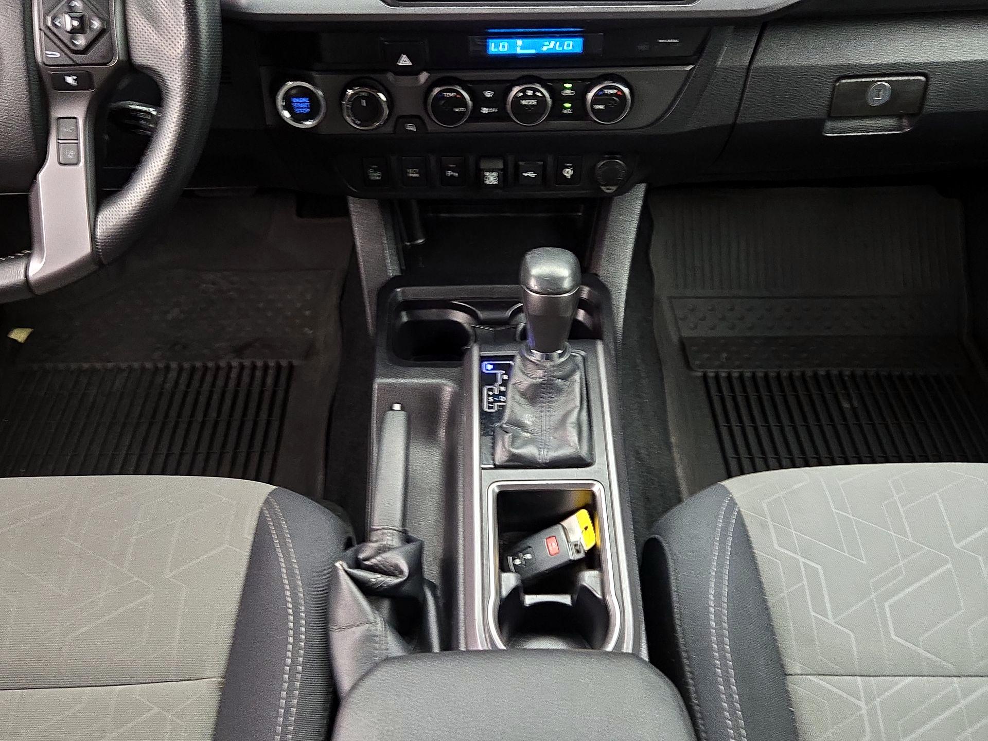 Thumbnail: 2022 Toyota Tacoma - 17