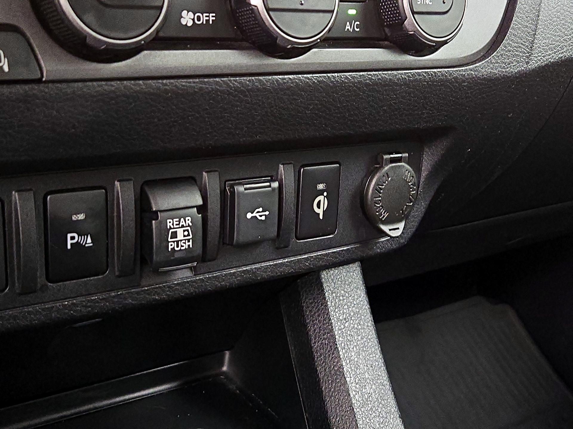 Thumbnail: 2022 Toyota Tacoma - 18