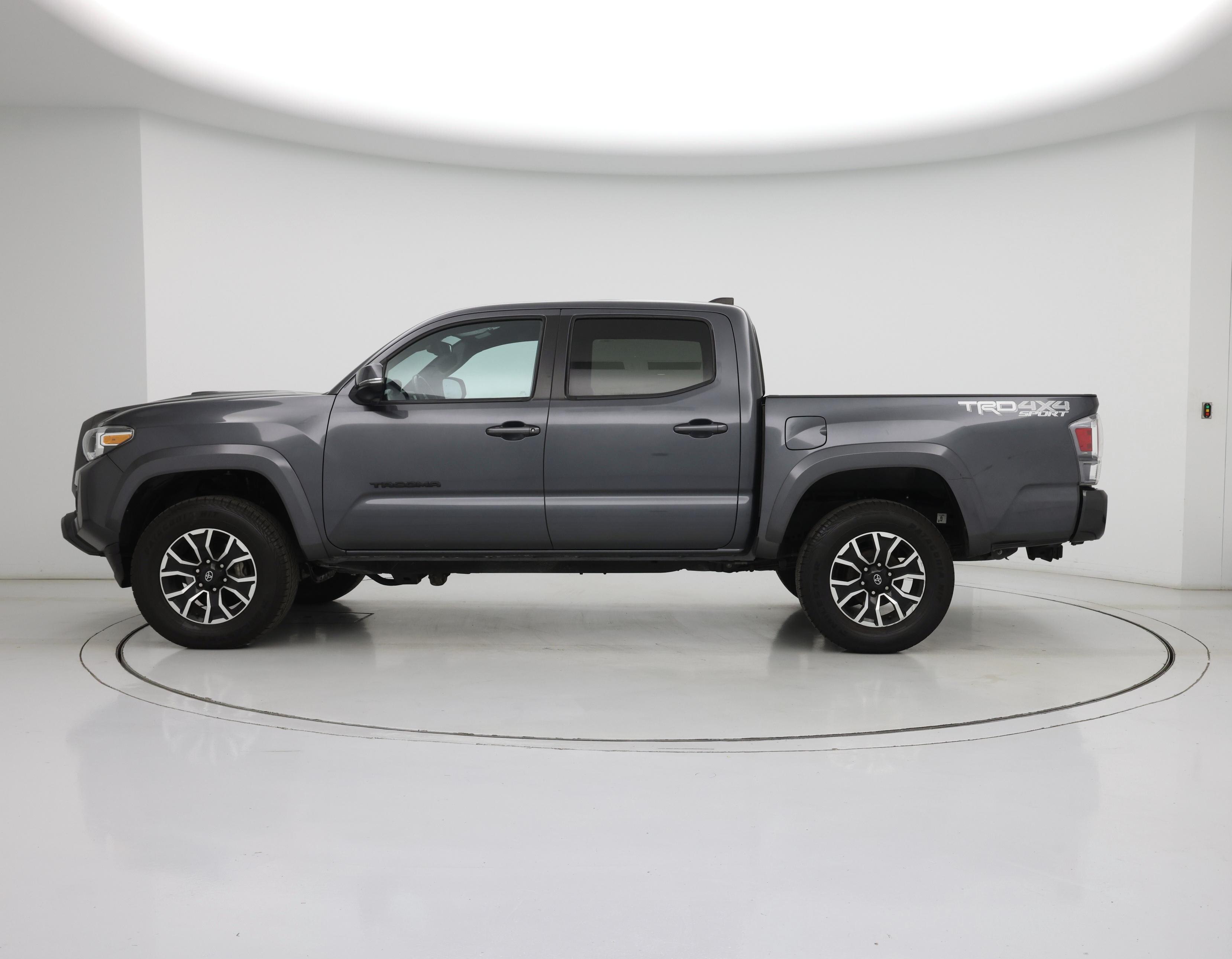 Thumbnail: 2022 Toyota Tacoma - 3