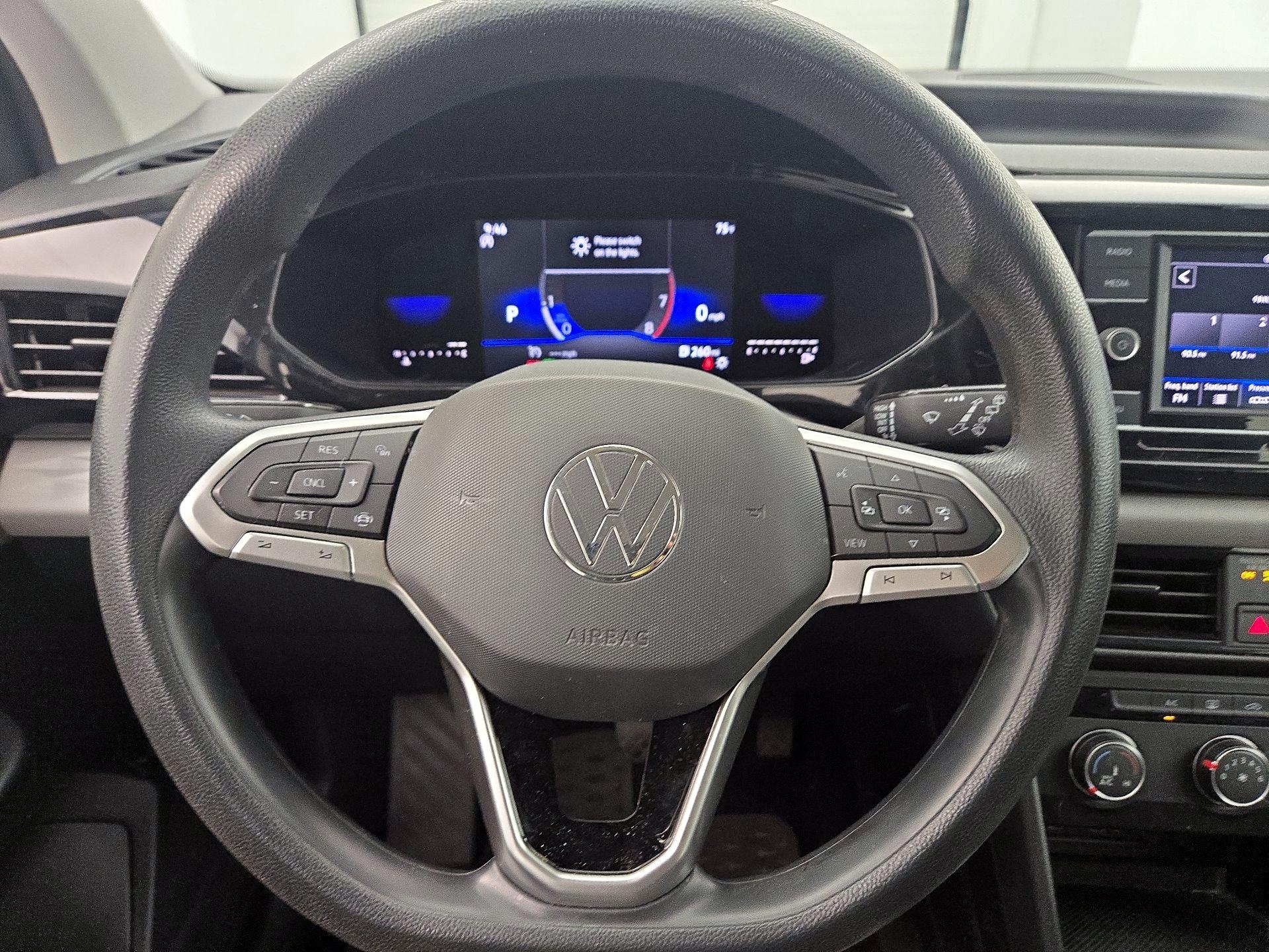 Thumbnail: 2022 Volkswagen Taos - 10