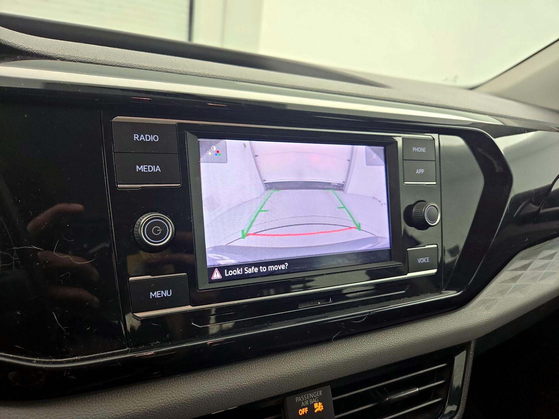 Thumbnail: 2022 Volkswagen Taos - 14