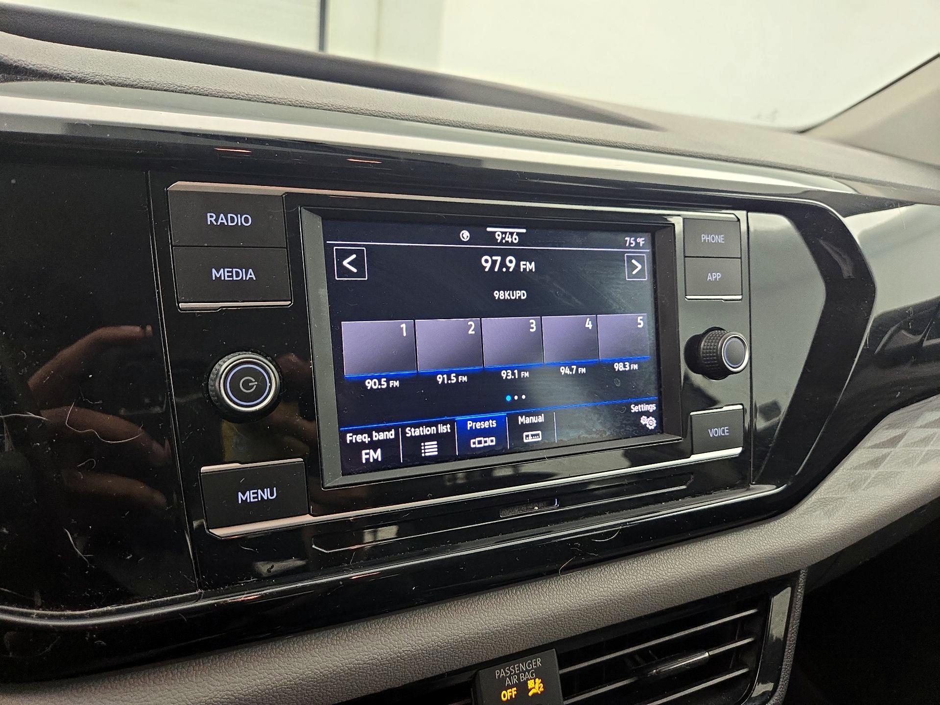 Thumbnail: 2022 Volkswagen Taos - 15