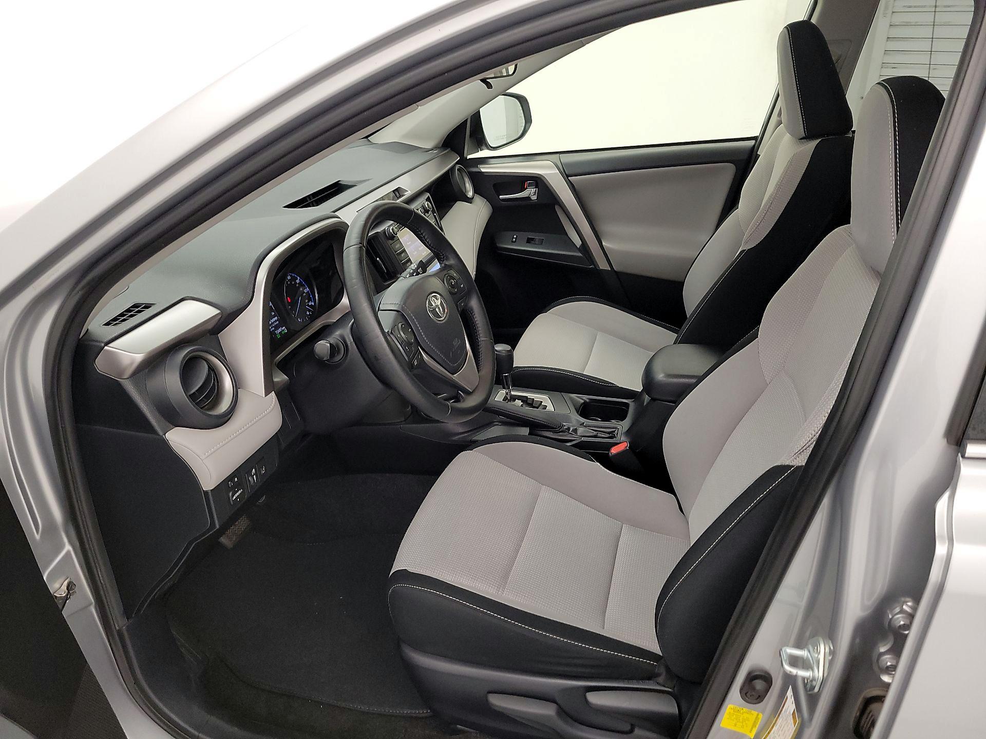 Thumbnail: 2018 Toyota RAV4 - 11