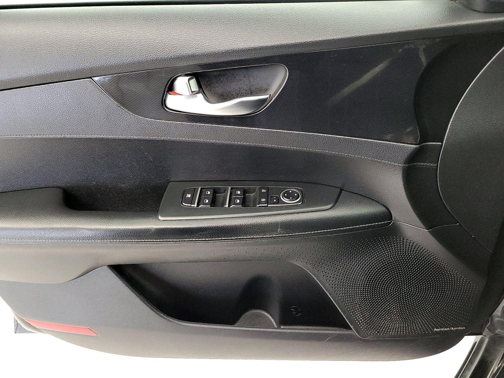 Thumbnail: 2021 Kia Forte - 12