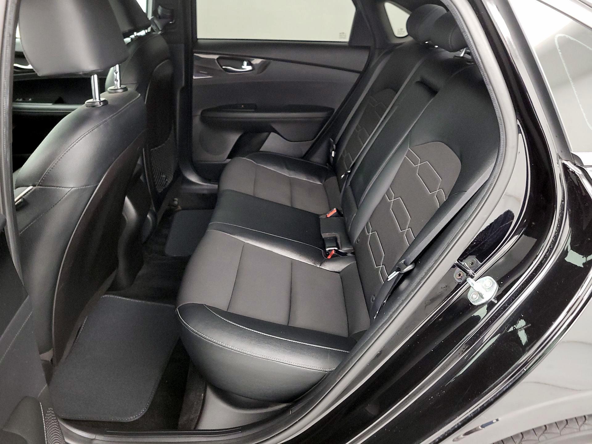 Thumbnail: 2021 Kia Forte - 20