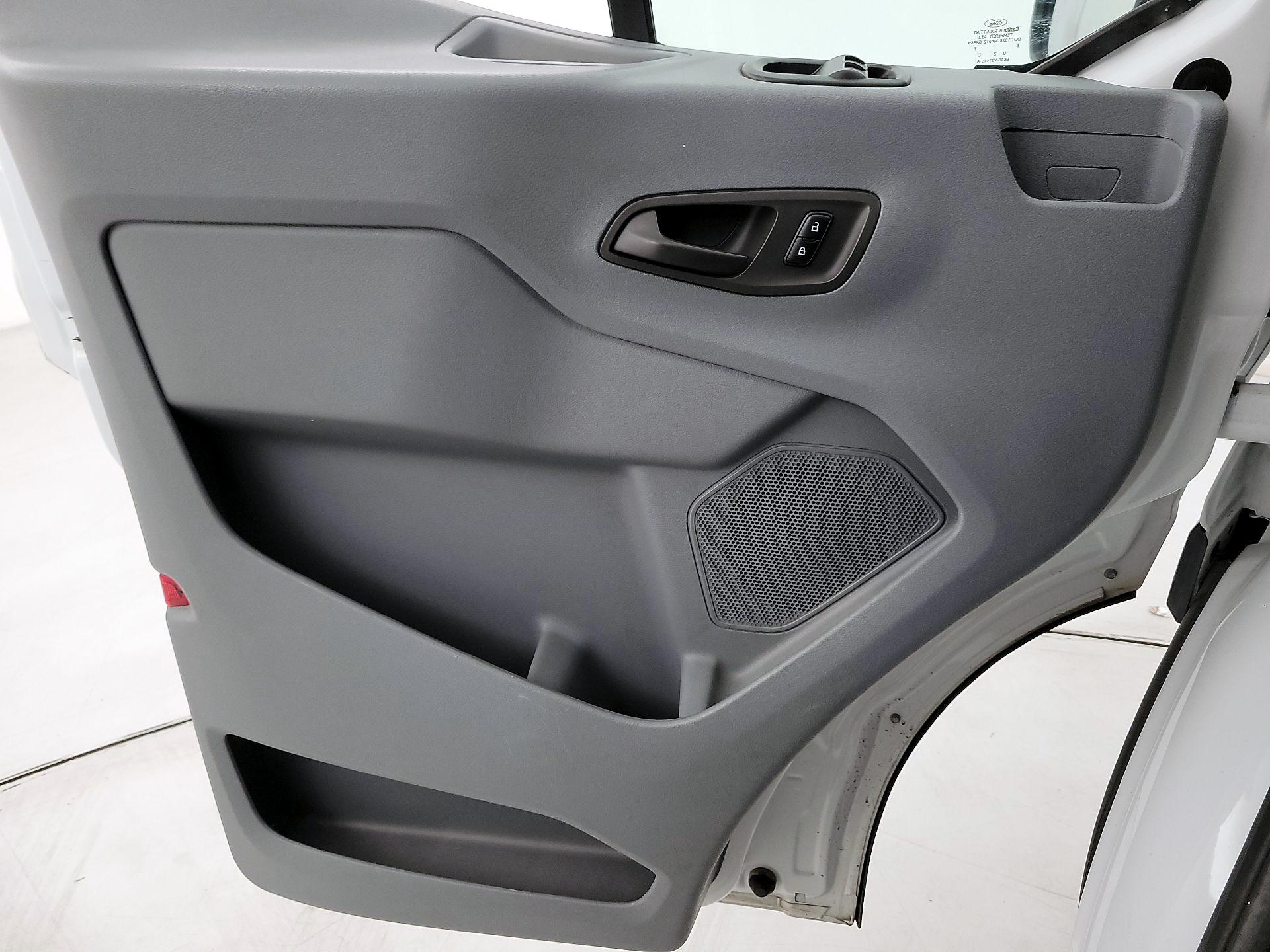 Thumbnail: 2016 Ford Transit Series - 12