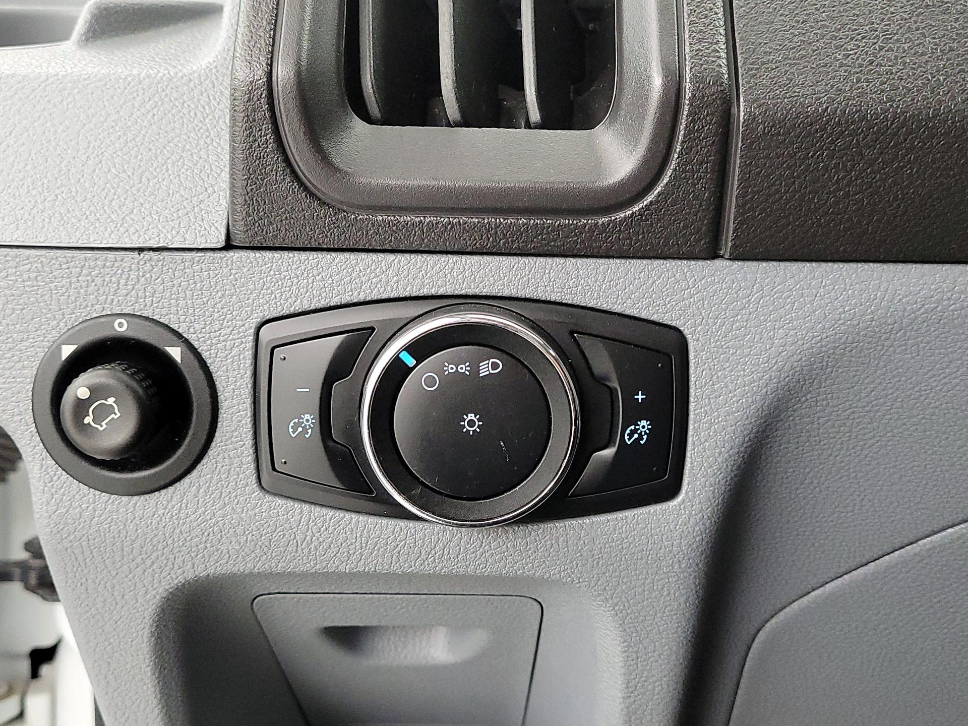 Thumbnail: 2016 Ford Transit Series - 13