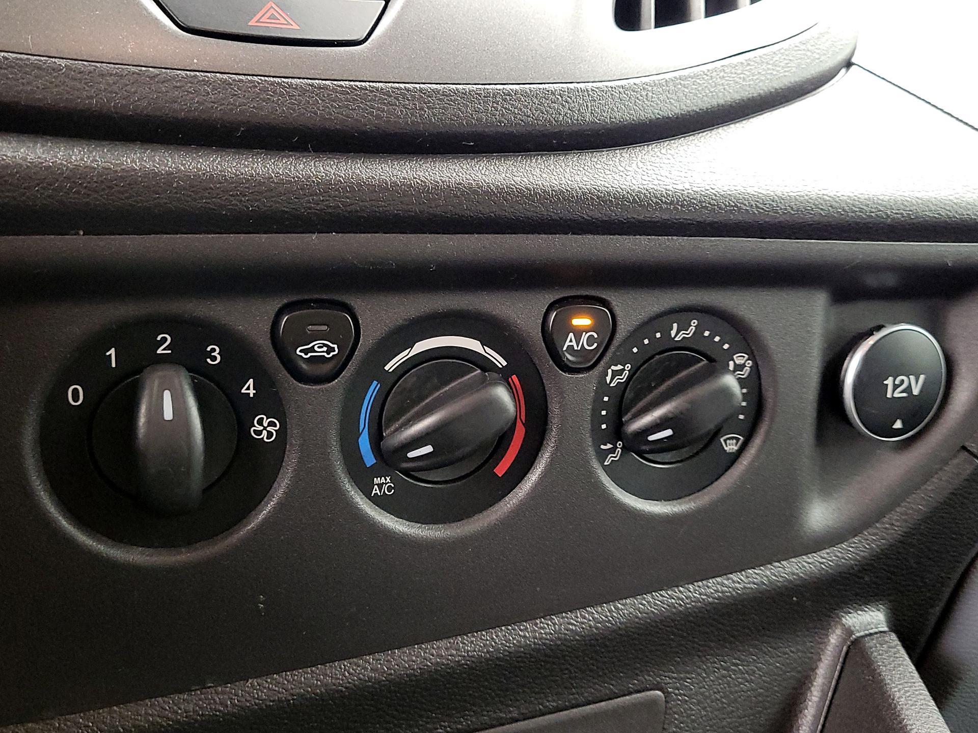 Thumbnail: 2016 Ford Transit Series - 16