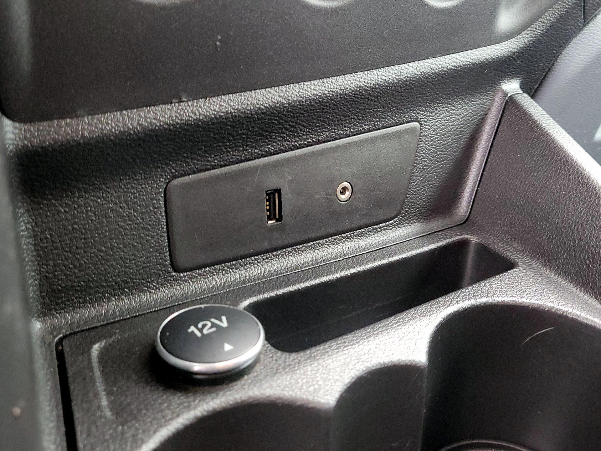 Thumbnail: 2016 Ford Transit Series - 18