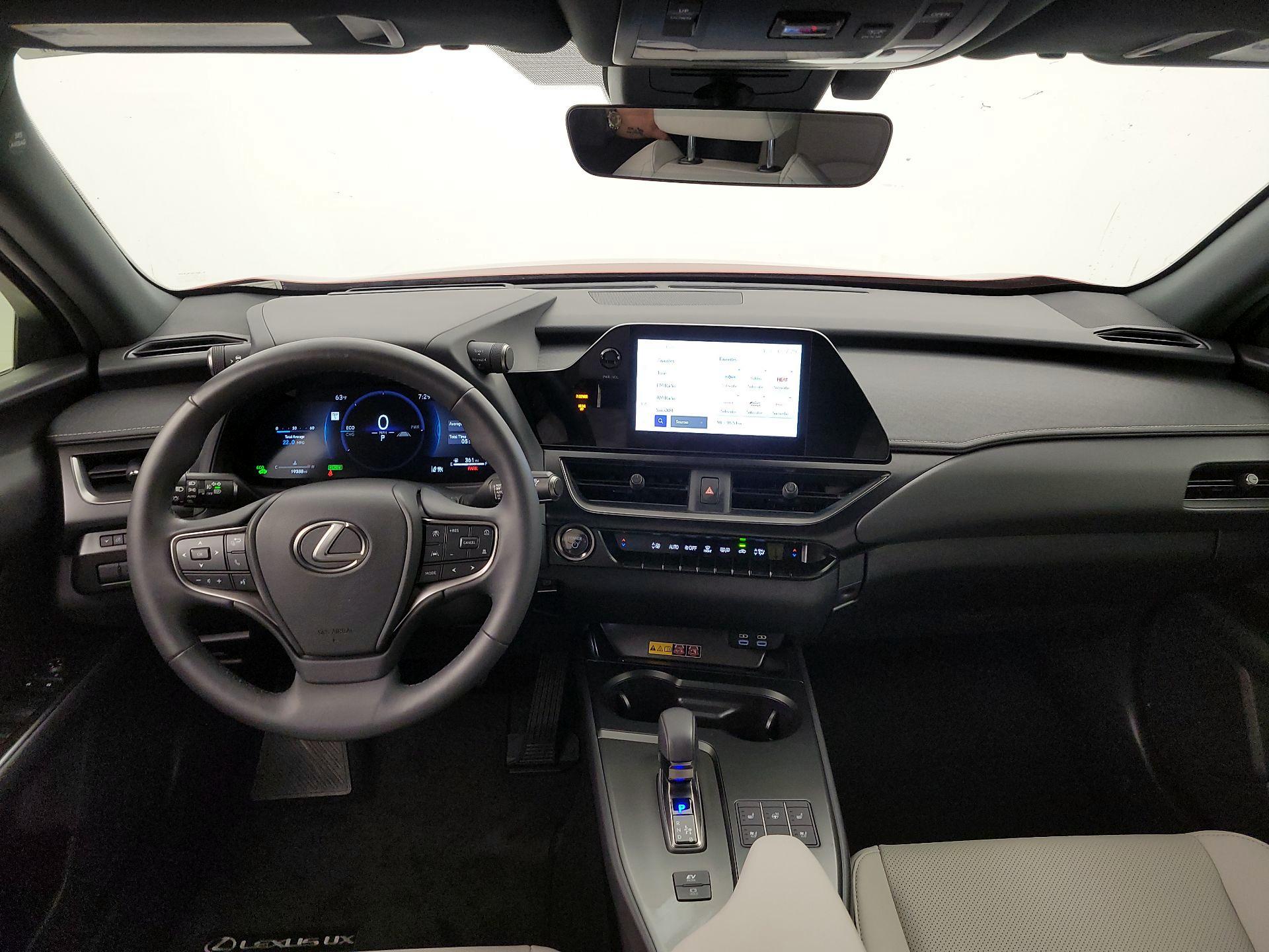 Thumbnail: 2025 Lexus UX - 9