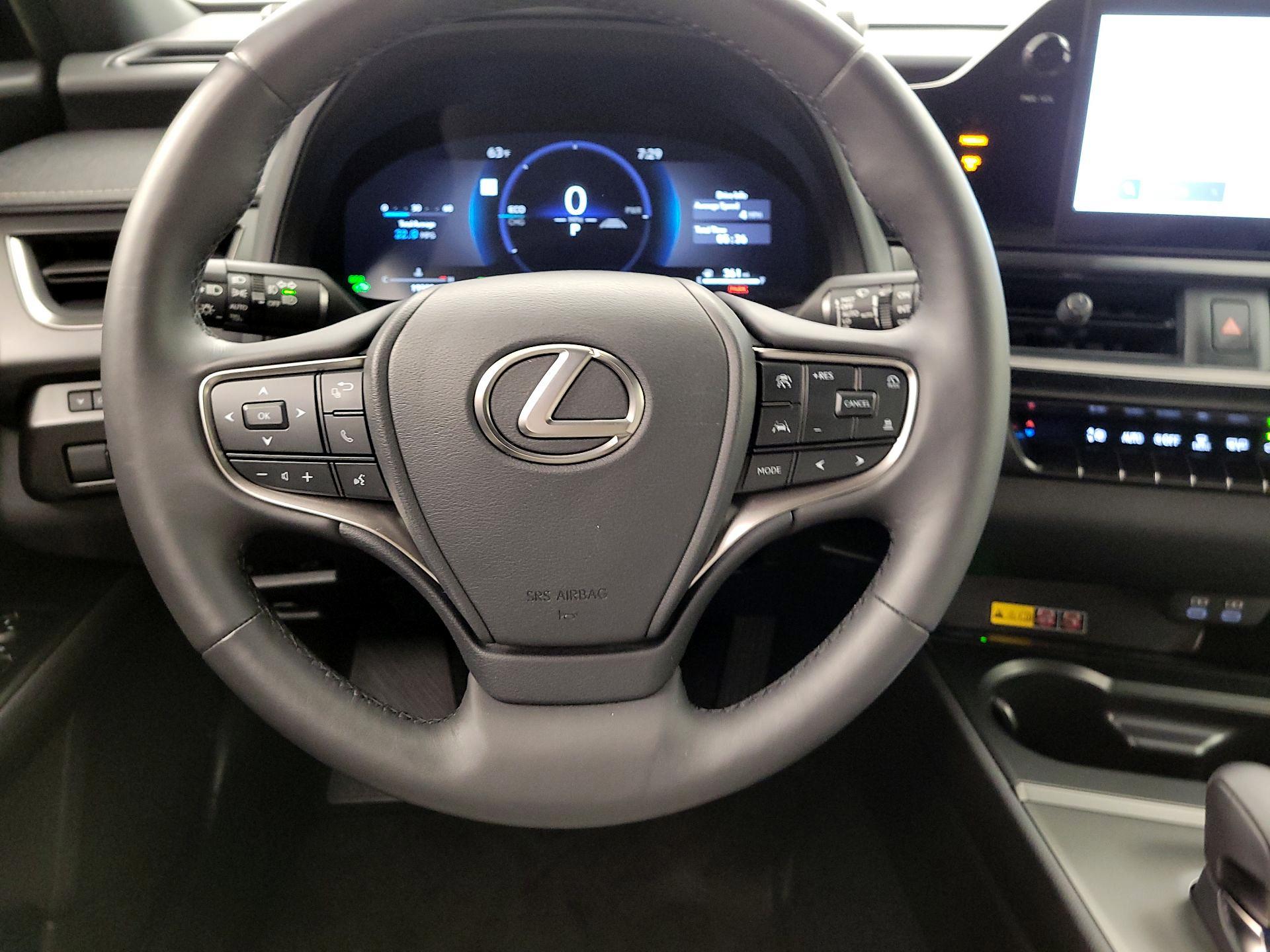 Thumbnail: 2025 Lexus UX - 10