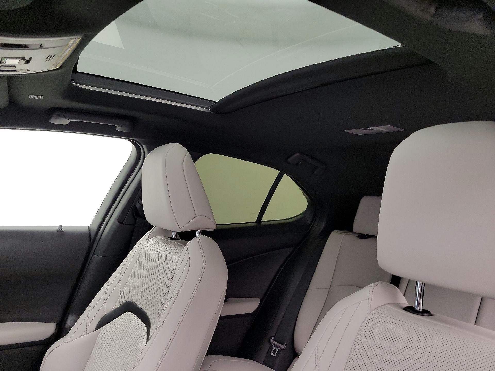 Thumbnail: 2025 Lexus UX - 19