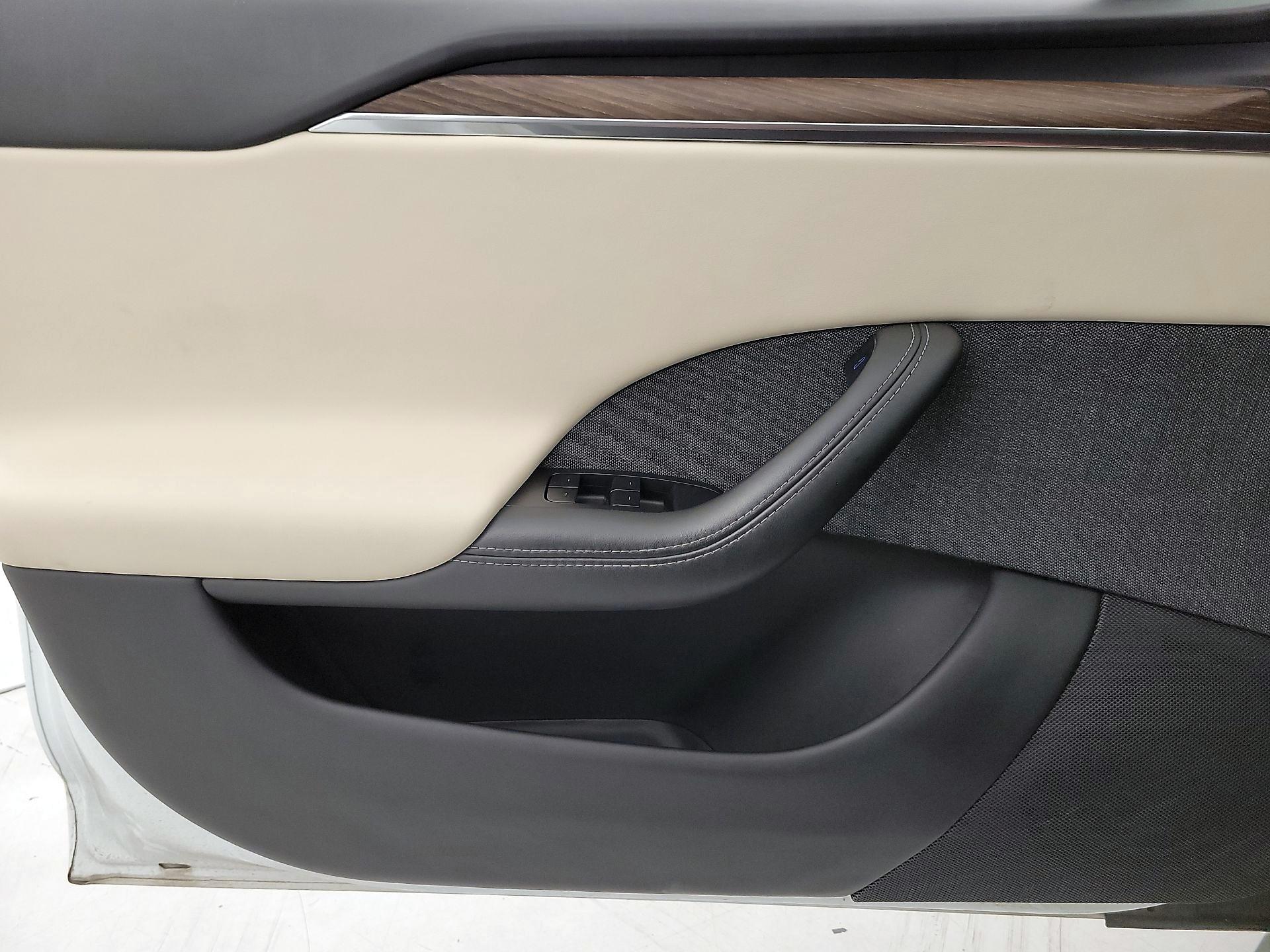 Thumbnail: 2022 Tesla Model S - 12