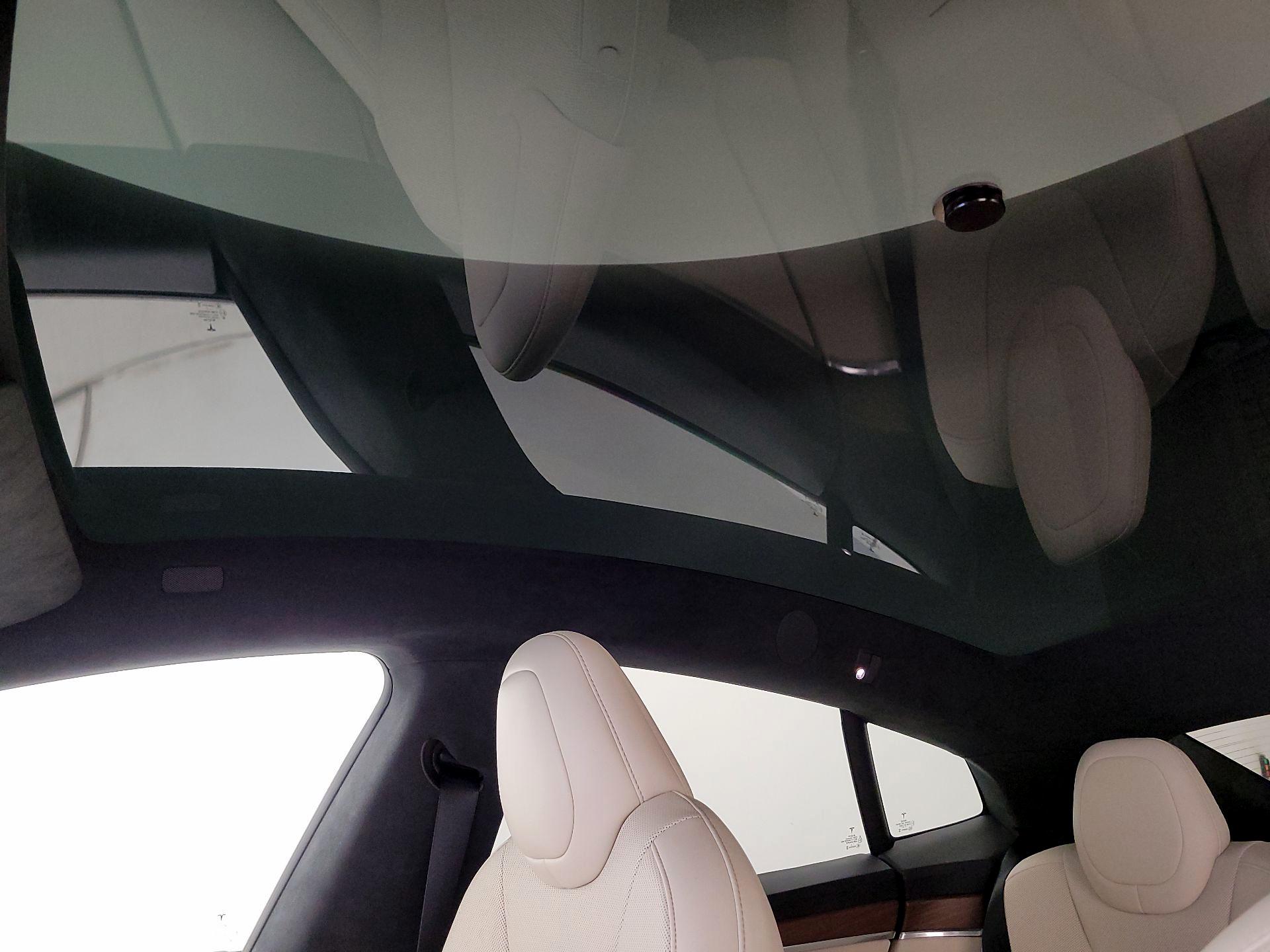 Thumbnail: 2022 Tesla Model S - 18