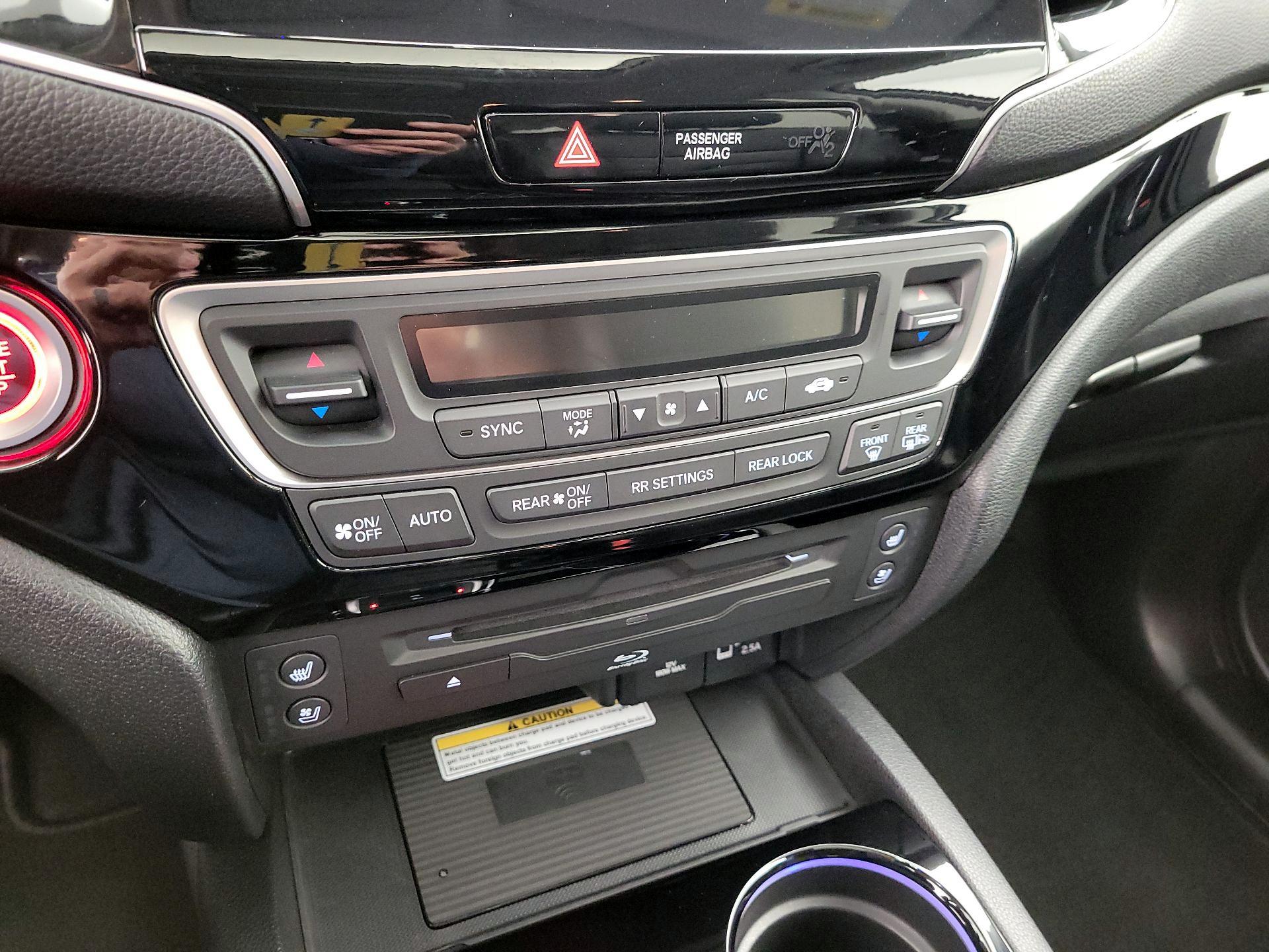 Thumbnail: 2019 Honda Pilot - 17