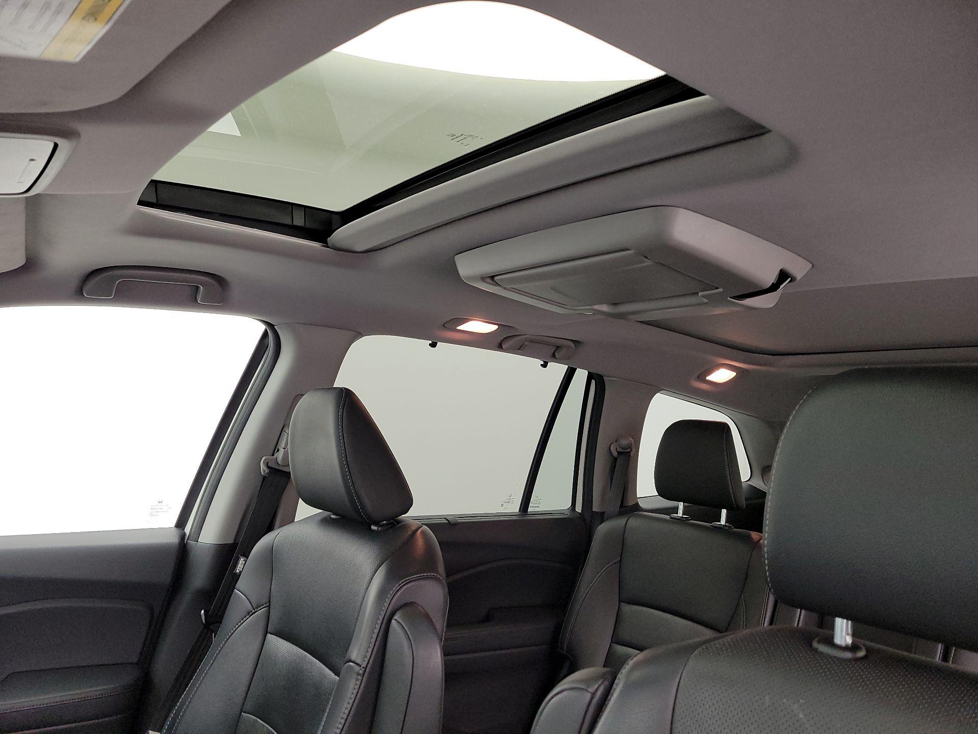 Thumbnail: 2019 Honda Pilot - 20