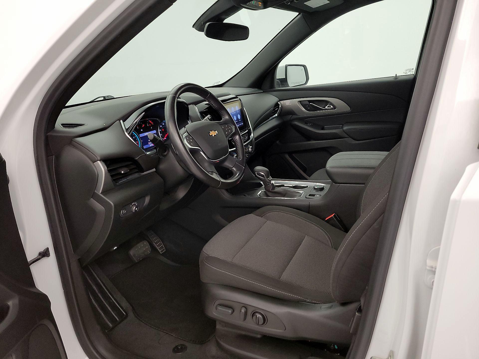 Thumbnail: 2022 Chevrolet Traverse - 11