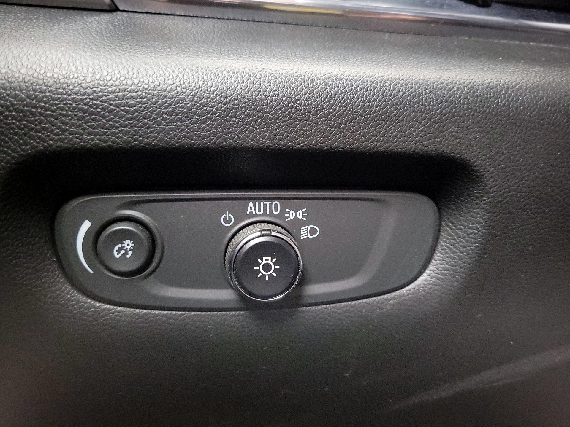 Thumbnail: 2022 Chevrolet Traverse - 13