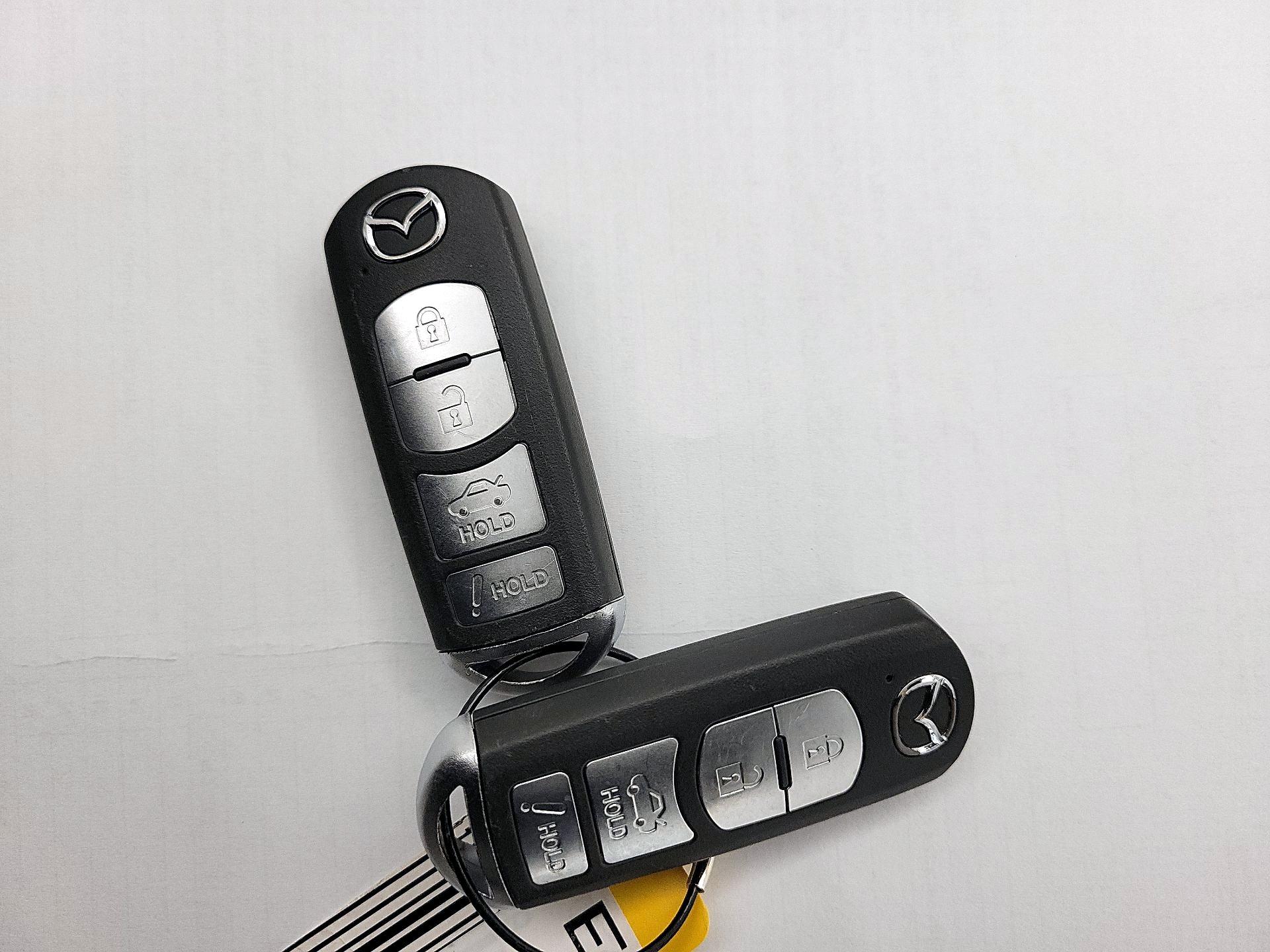 Thumbnail: 2016 Mazda MX-5 Miata - 18