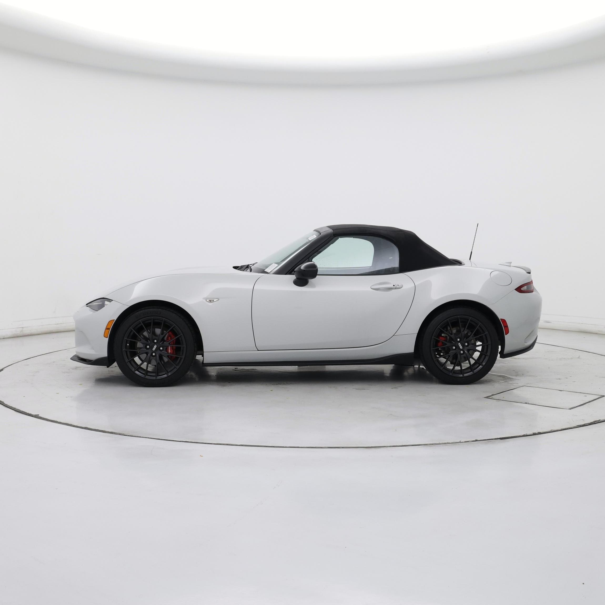 Thumbnail: 2016 Mazda MX-5 Miata - 3
