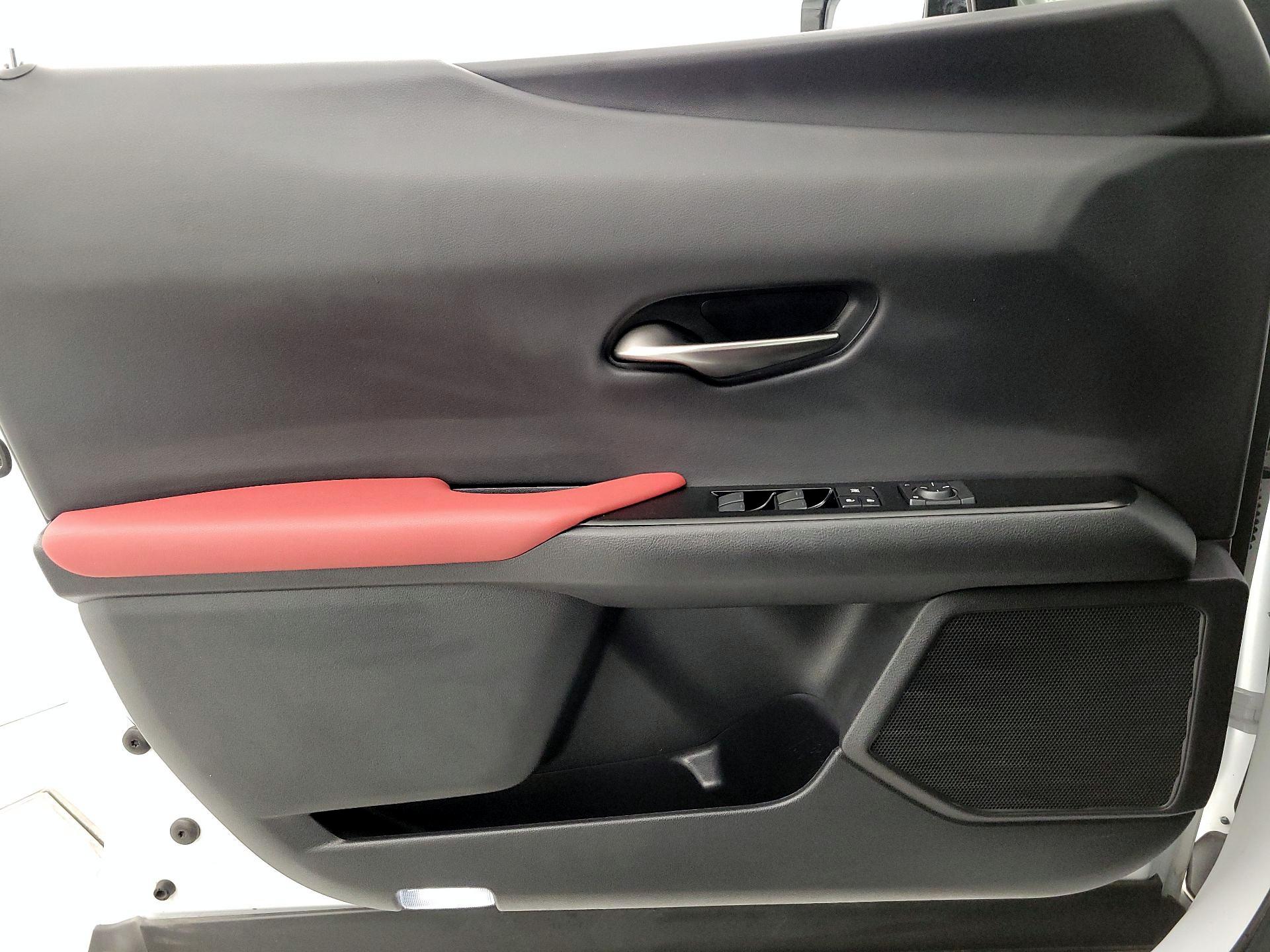 Thumbnail: 2020 Lexus UX - 12