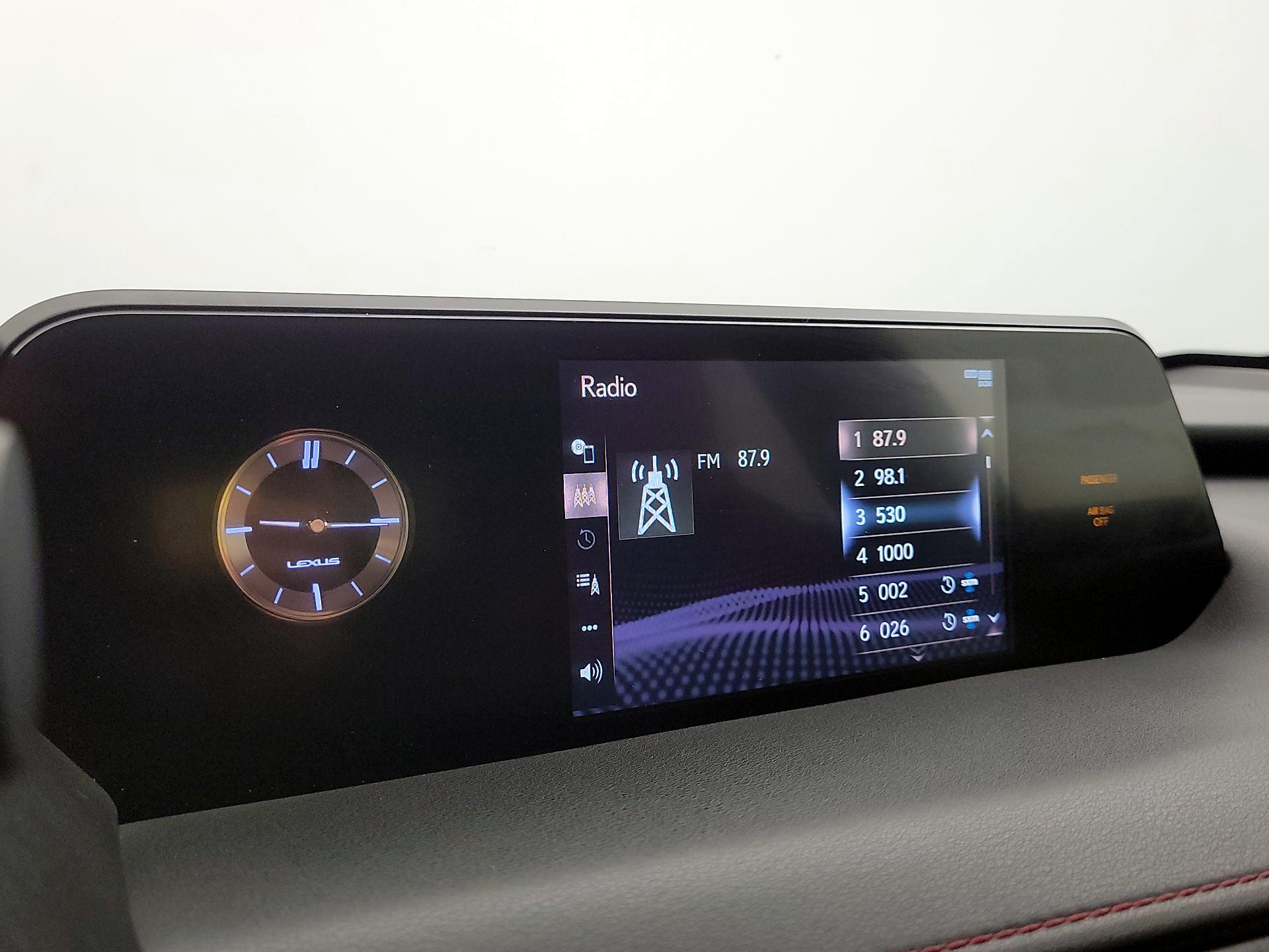 Thumbnail: 2020 Lexus UX - 15