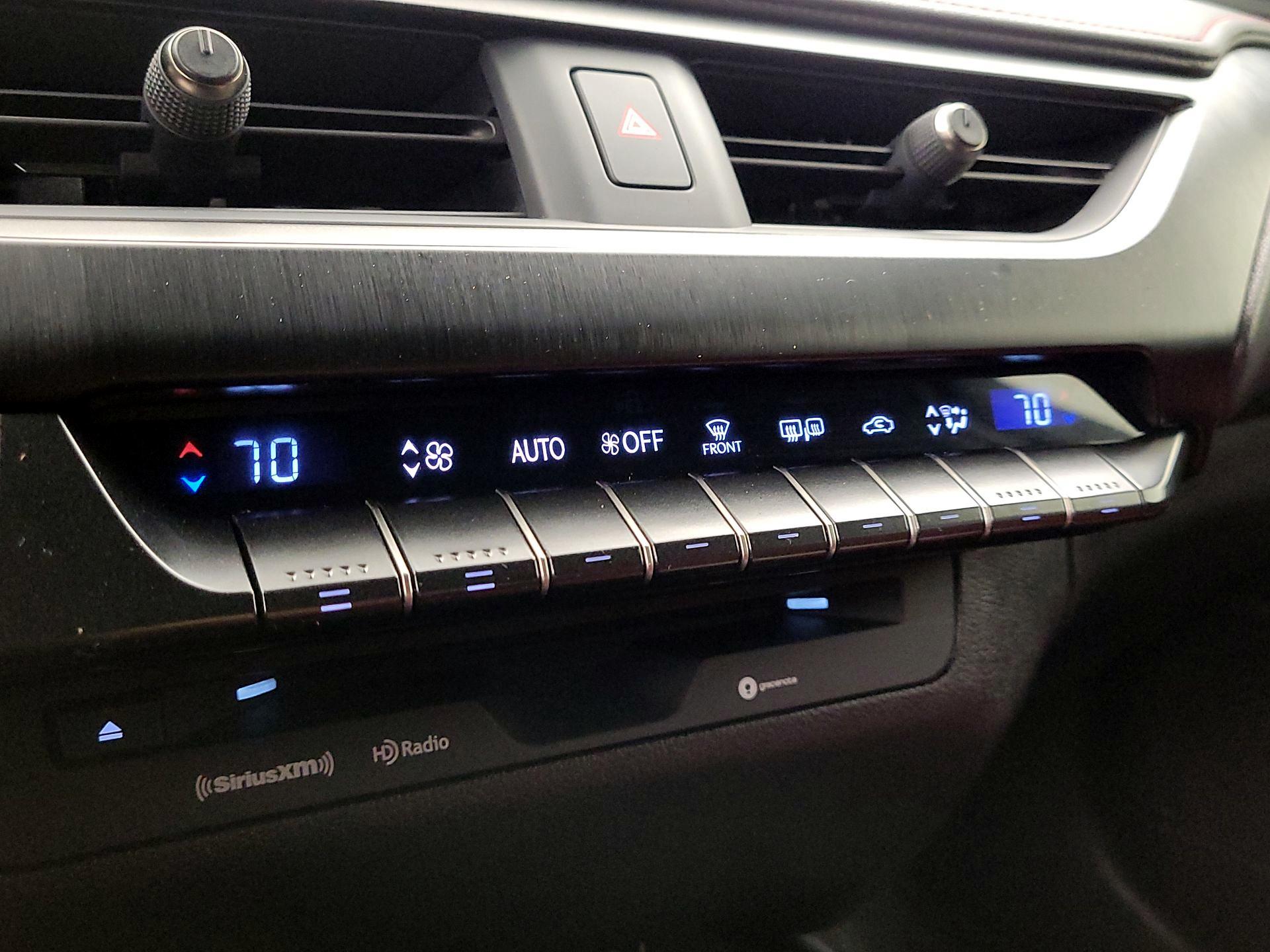 Thumbnail: 2020 Lexus UX - 16