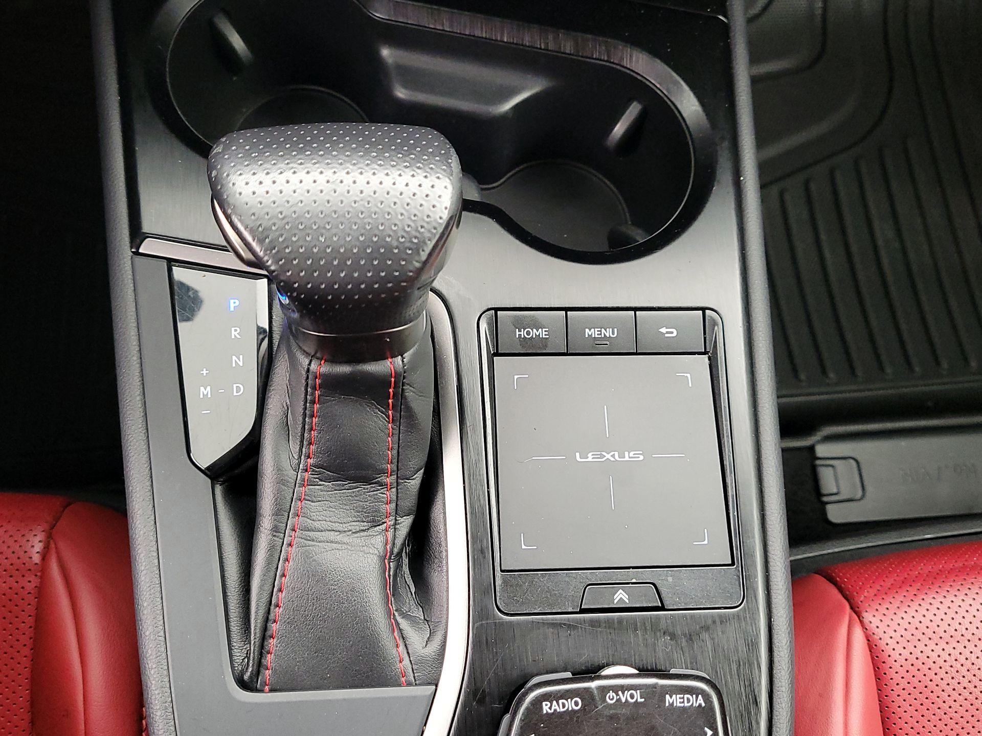 Thumbnail: 2020 Lexus UX - 17