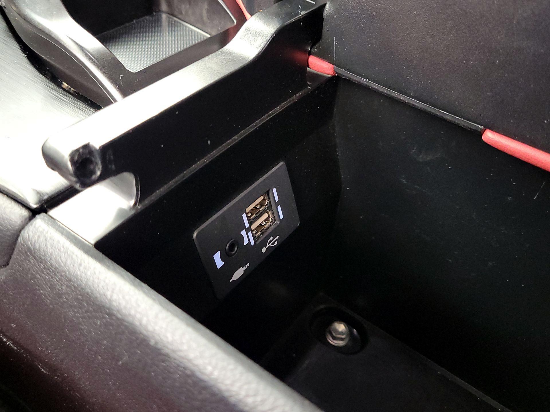 Thumbnail: 2020 Lexus UX - 18