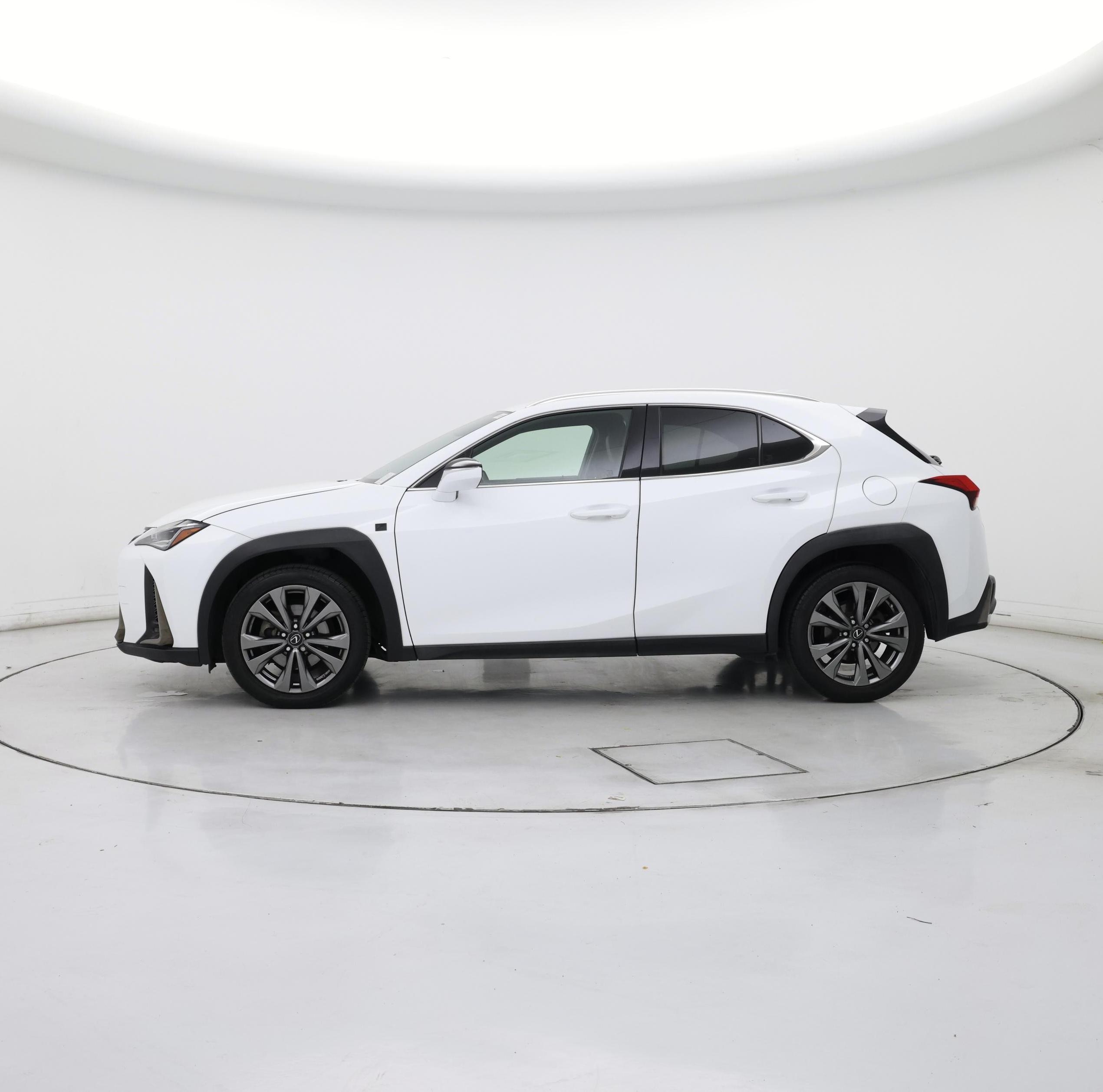 Thumbnail: 2020 Lexus UX - 3