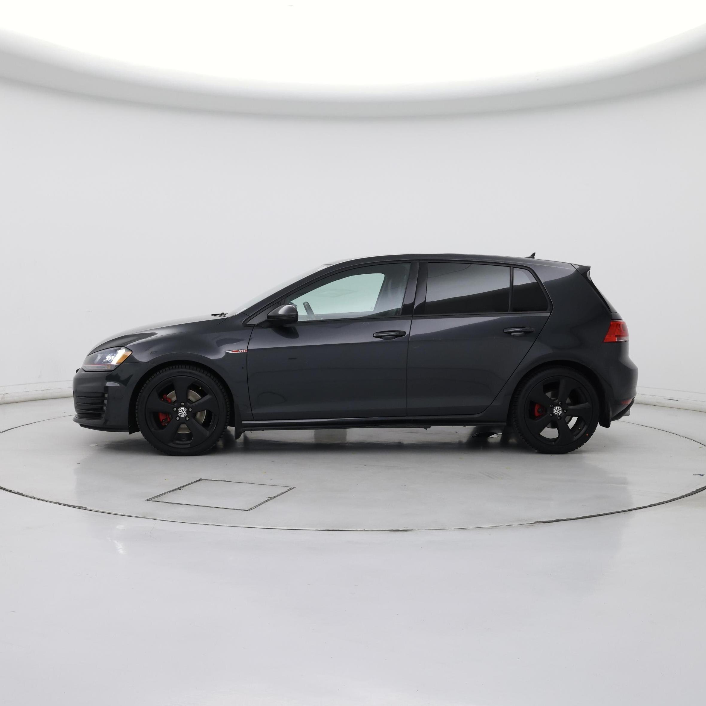 Thumbnail: 2016 Volkswagen Golf - 3