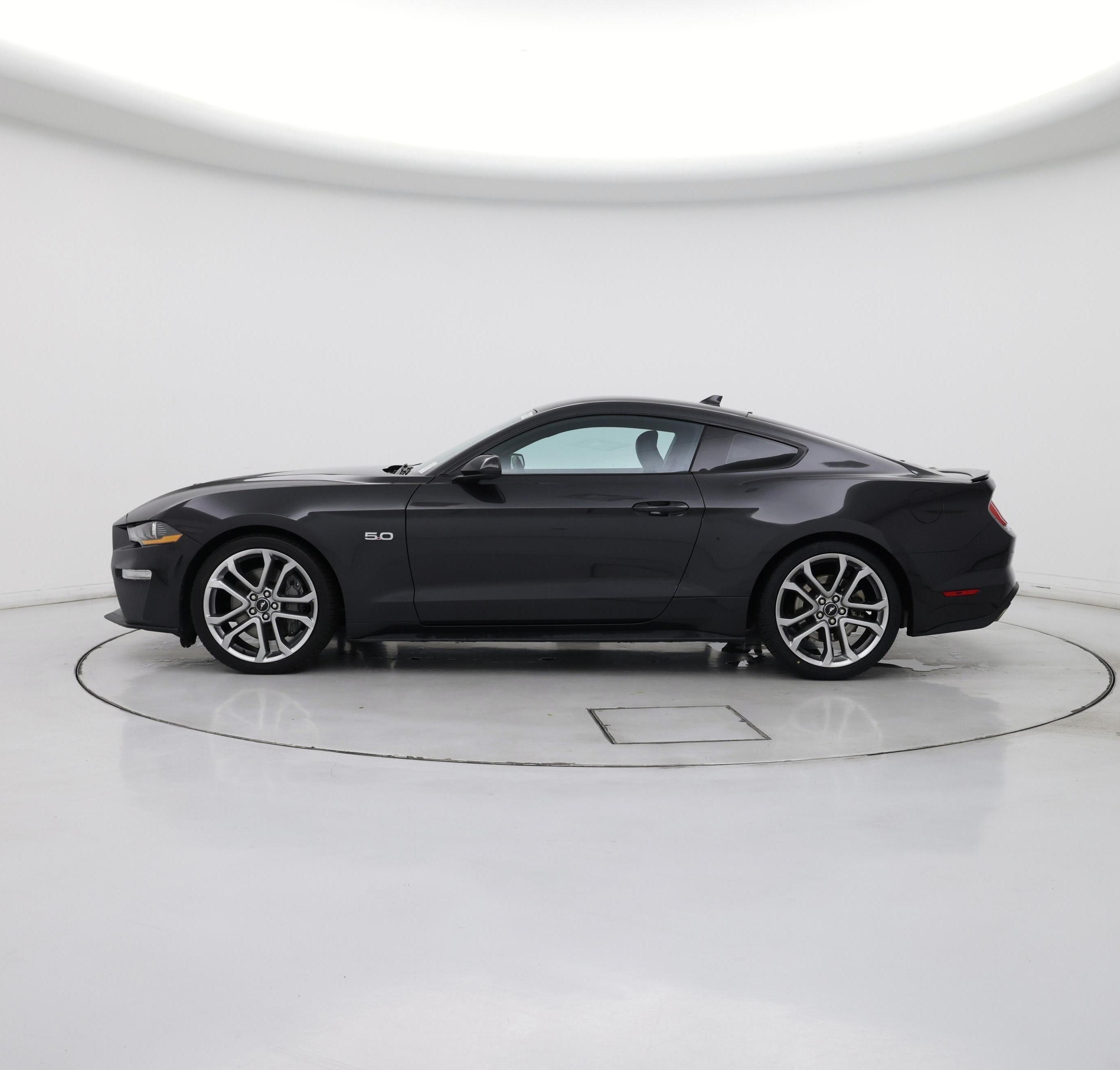 Thumbnail: 2022 Ford Mustang - 3