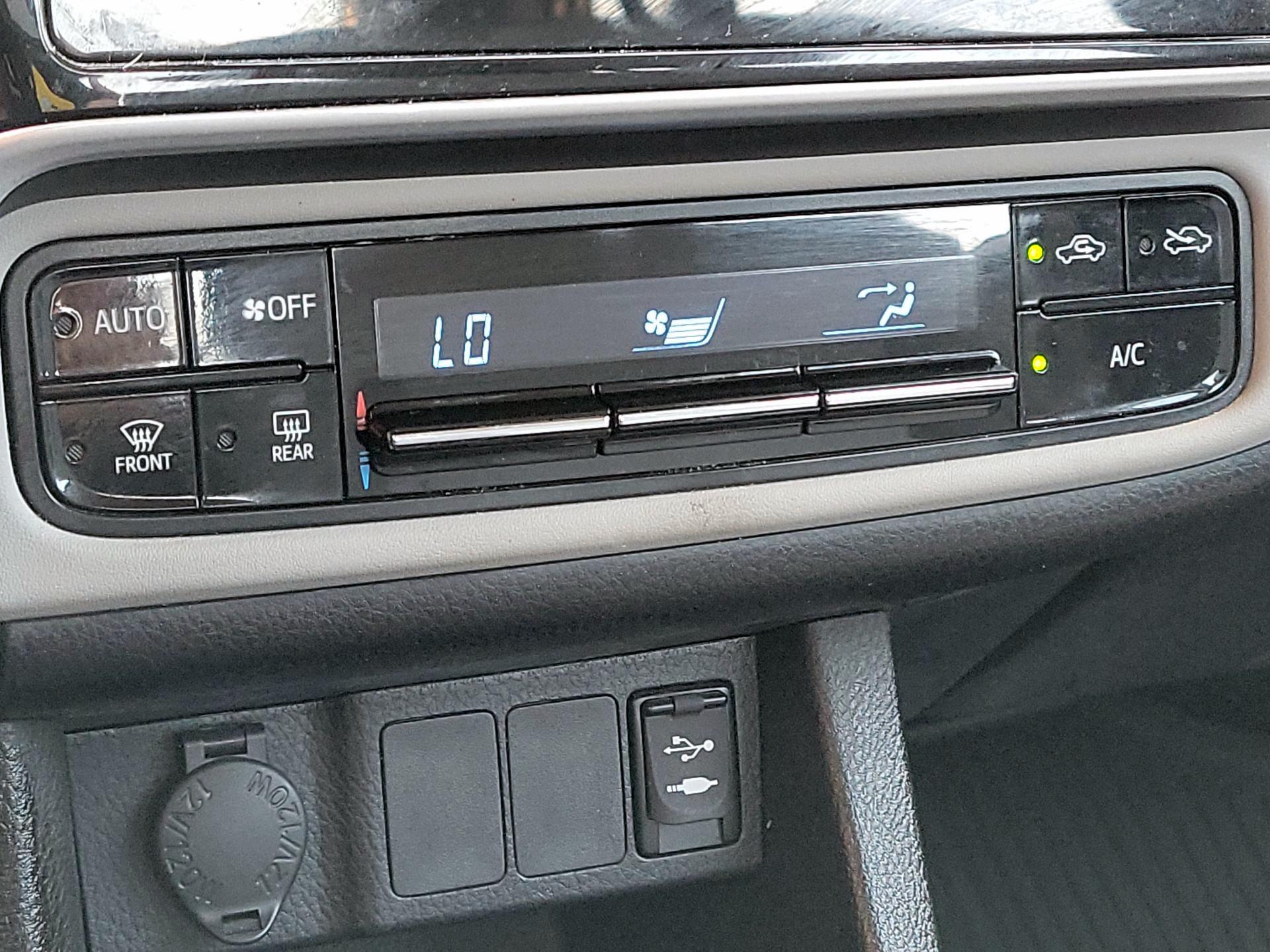 Thumbnail: 2019 Toyota Corolla - 16