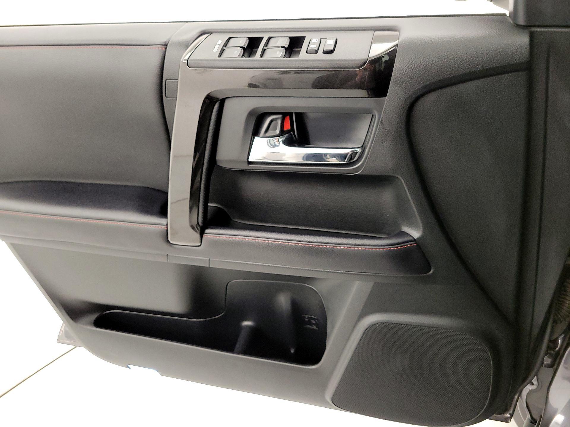 Thumbnail: 2022 Toyota 4Runner - 12