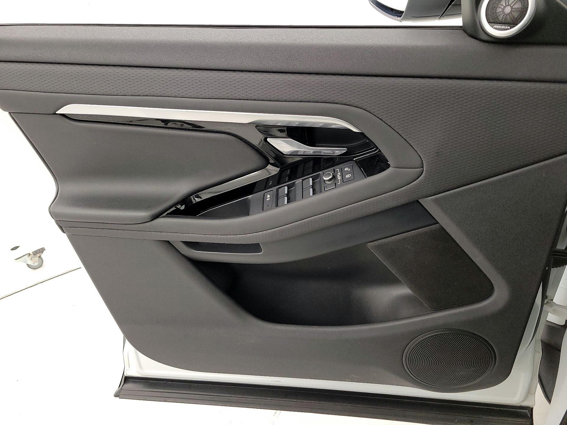 Thumbnail: 2020 Land Rover Range Rover Evoque - 12