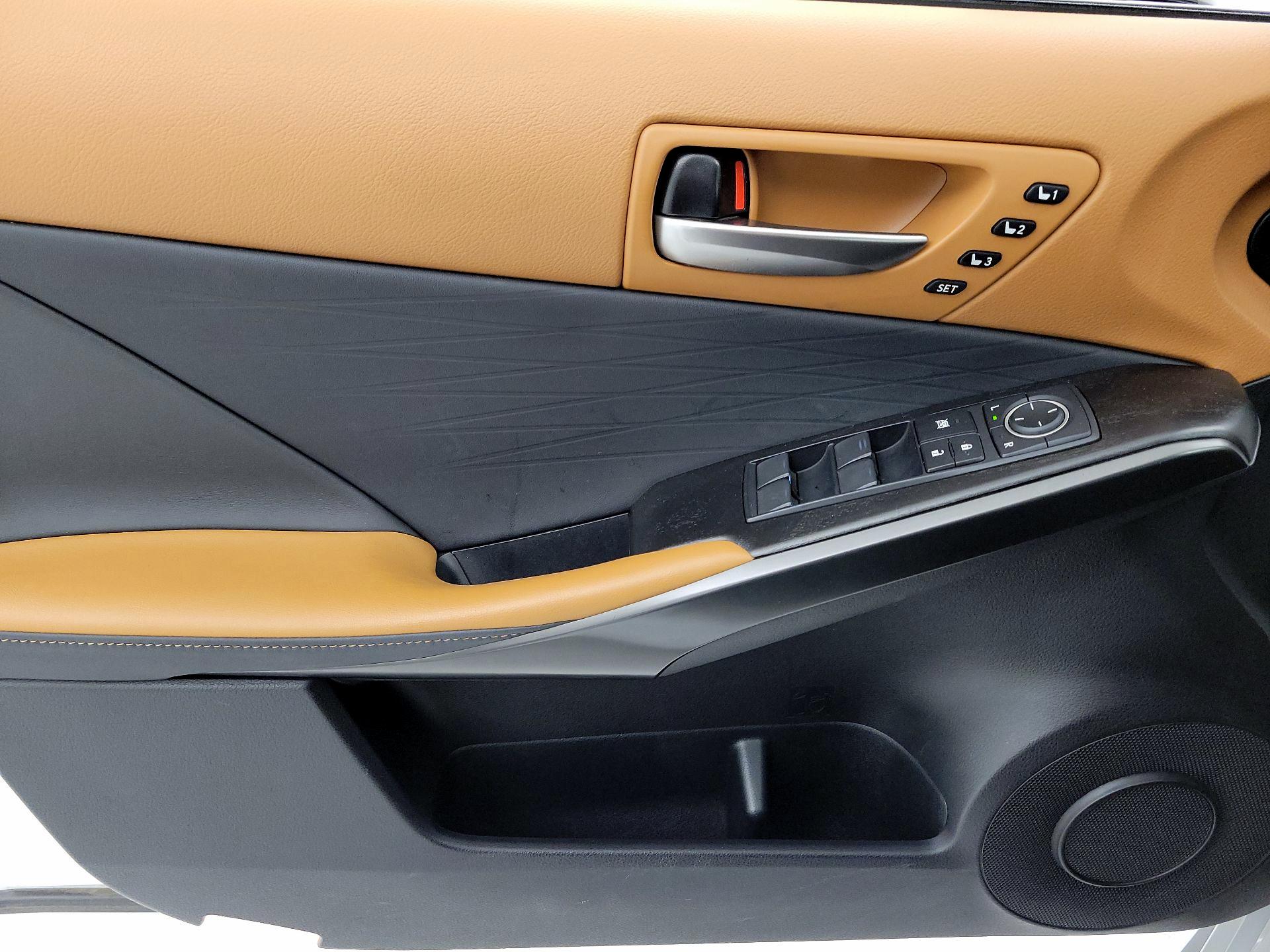 Thumbnail: 2023 Lexus IS - 12