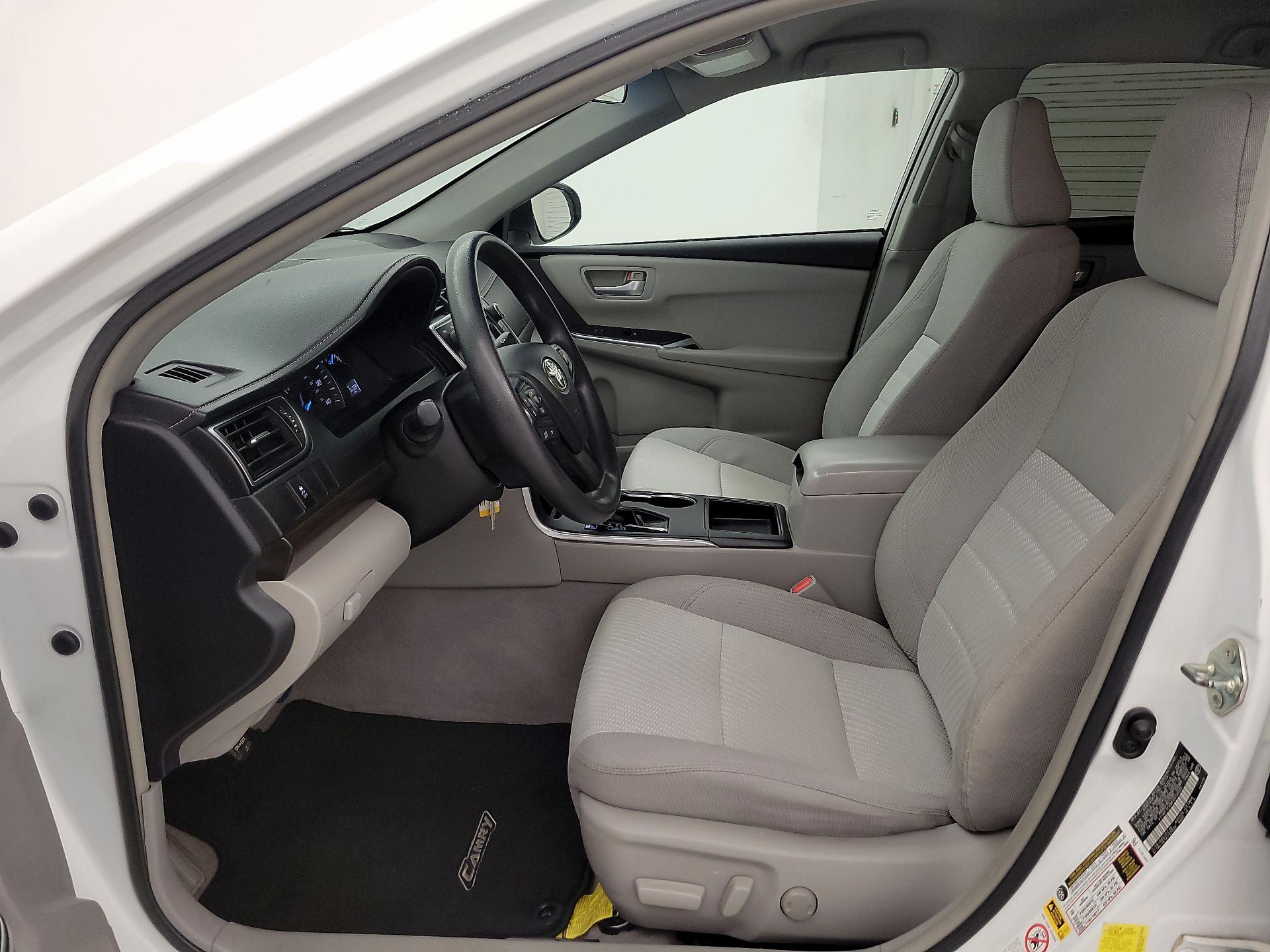 Thumbnail: 2015 Toyota Camry - 11