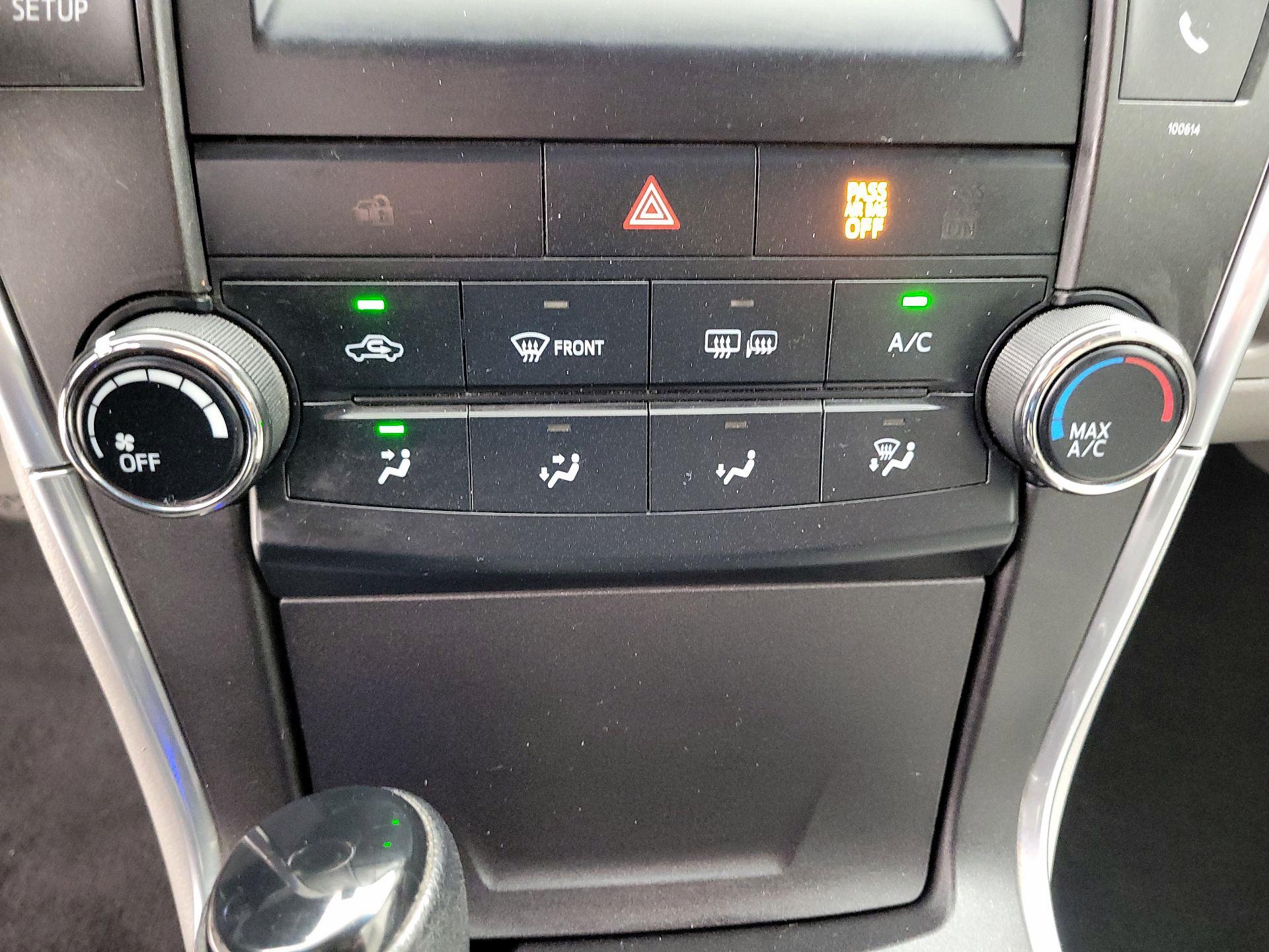 Thumbnail: 2015 Toyota Camry - 15