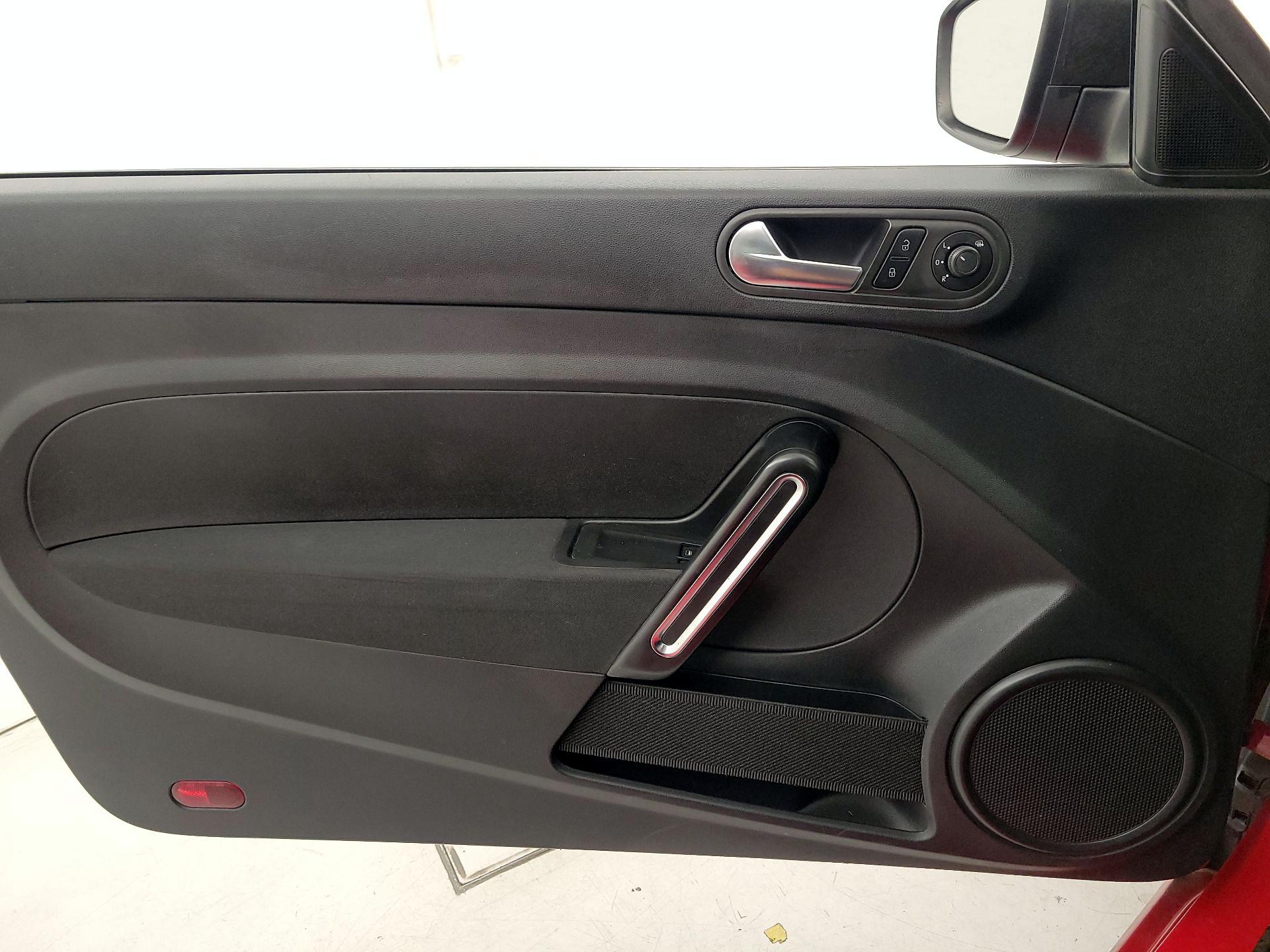 Thumbnail: 2018 Volkswagen Beetle - 12